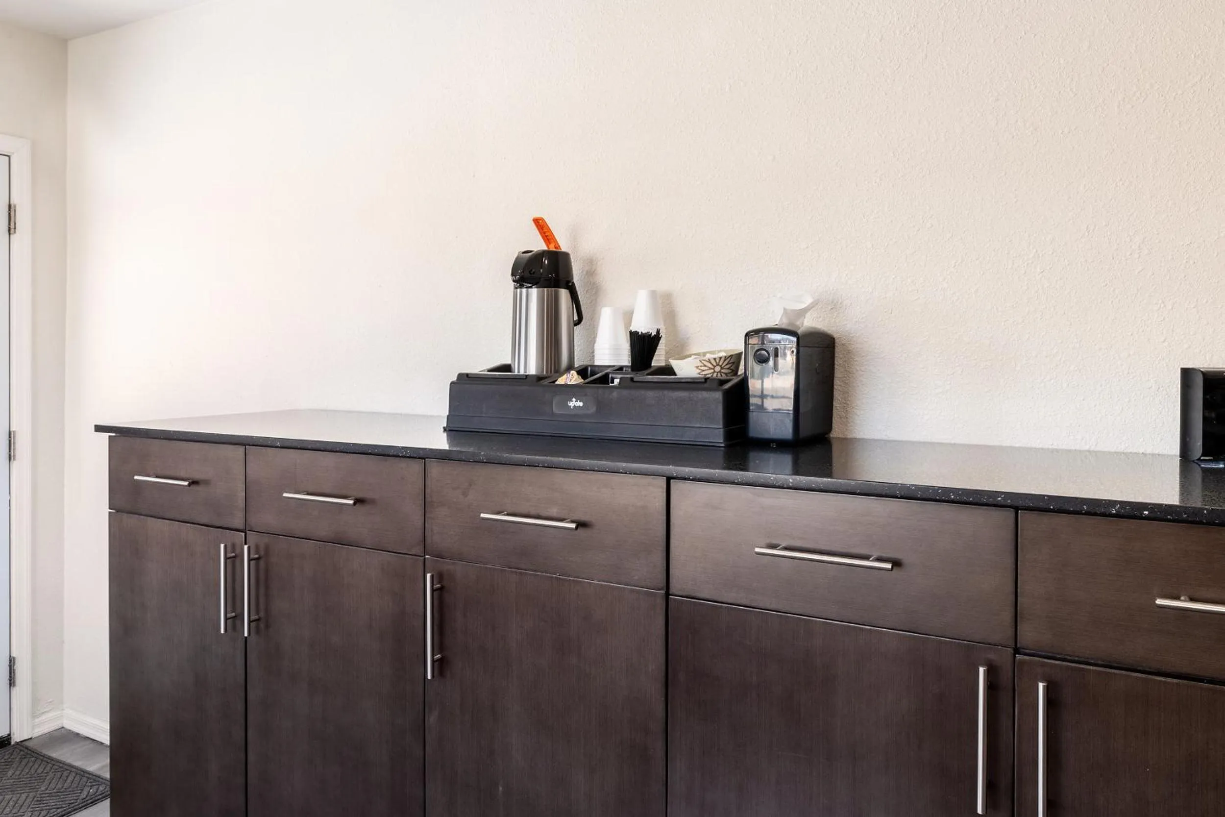 Coffee/tea facilities in Econo Lodge Needles