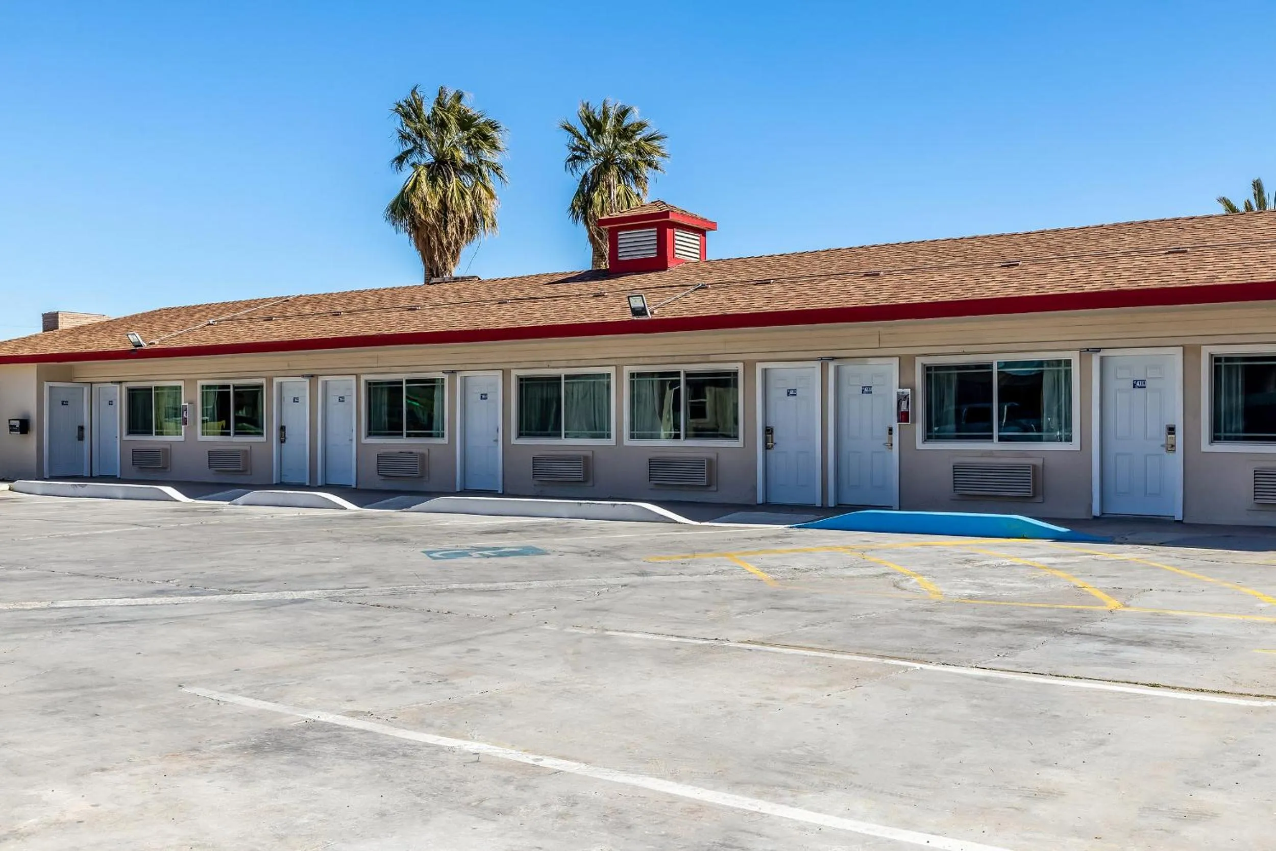Property building in Econo Lodge Needles