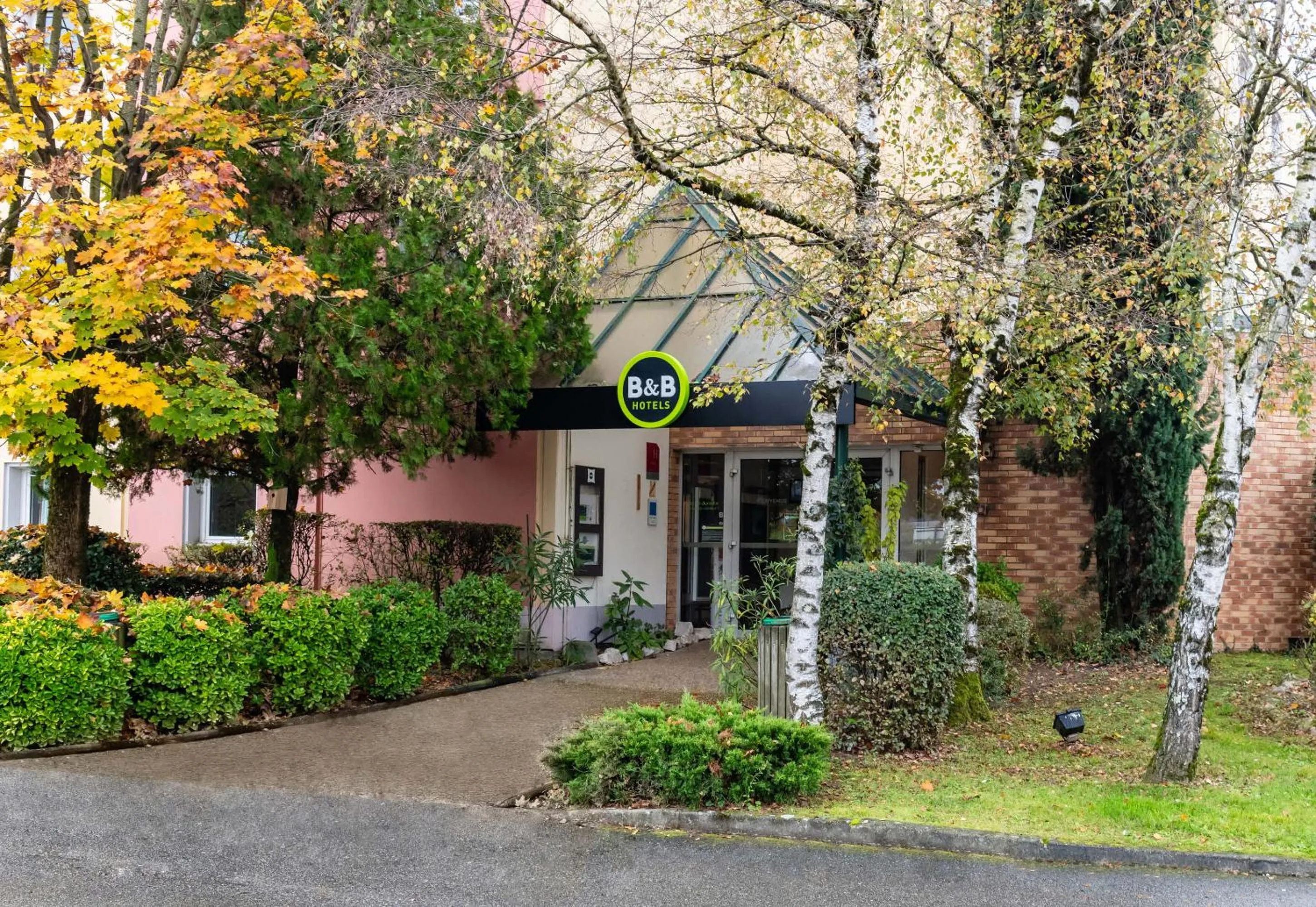 Property building in B&B HOTEL Grenoble Université 2