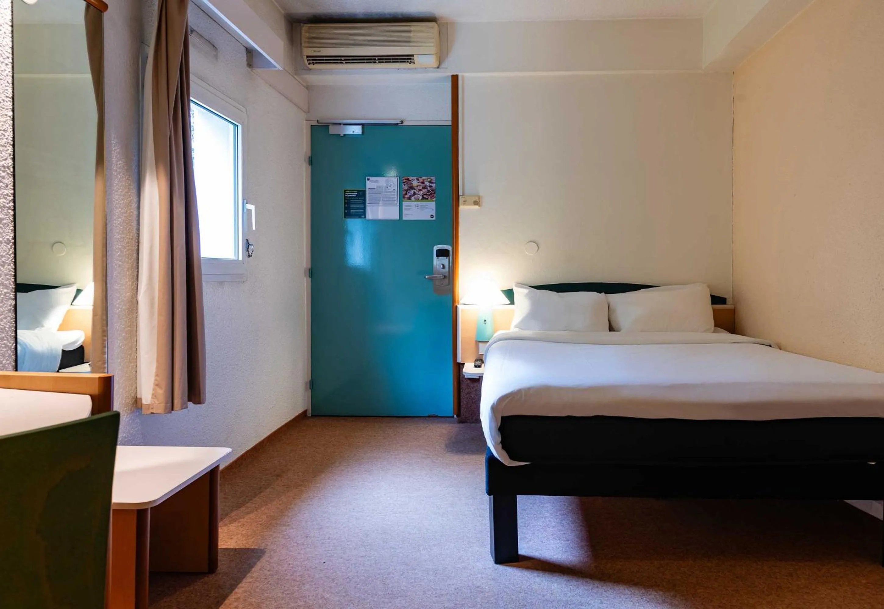 Bedroom, Bed in B&B HOTEL Grenoble Université 2