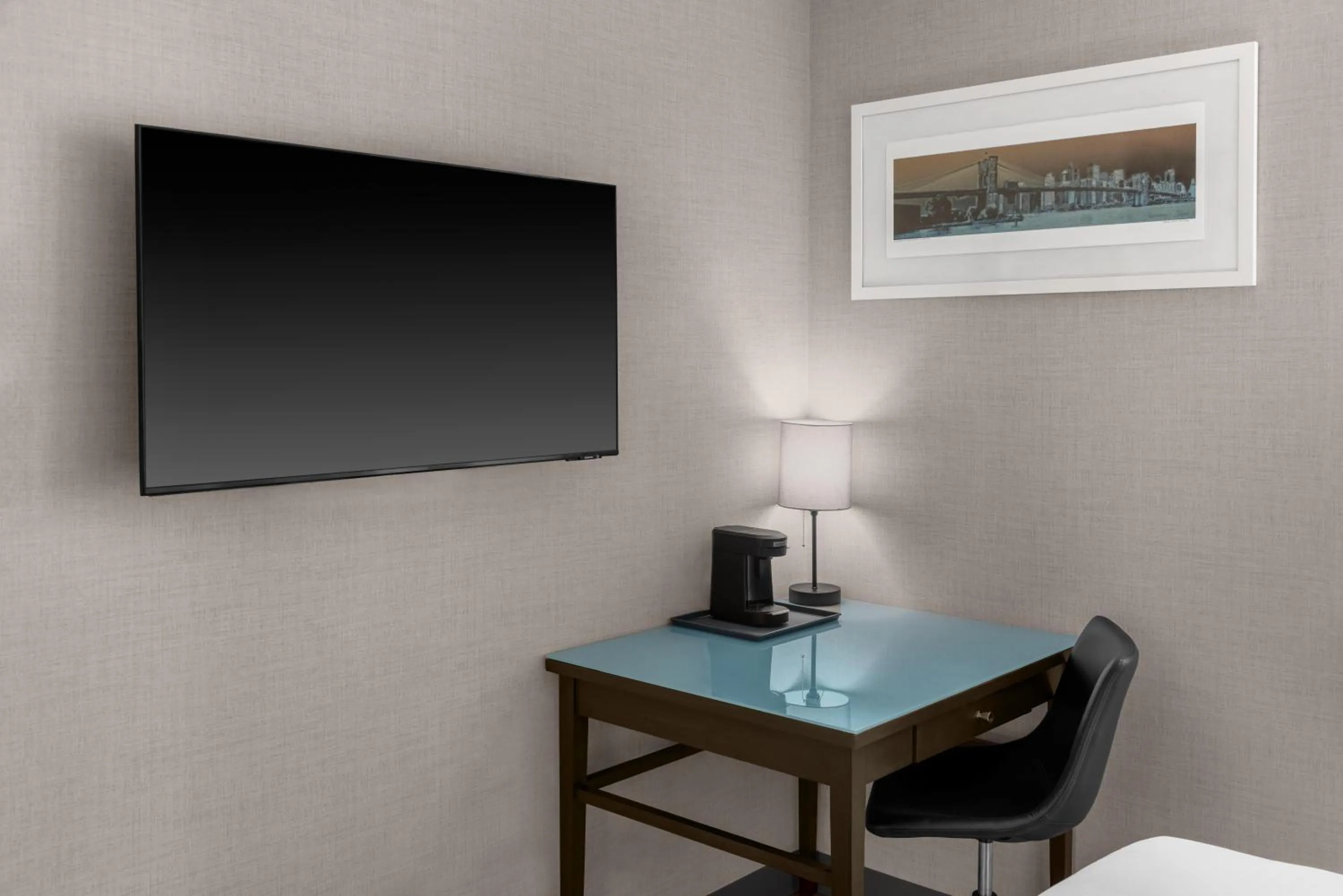 TV and multimedia in Solita Soho Hotel