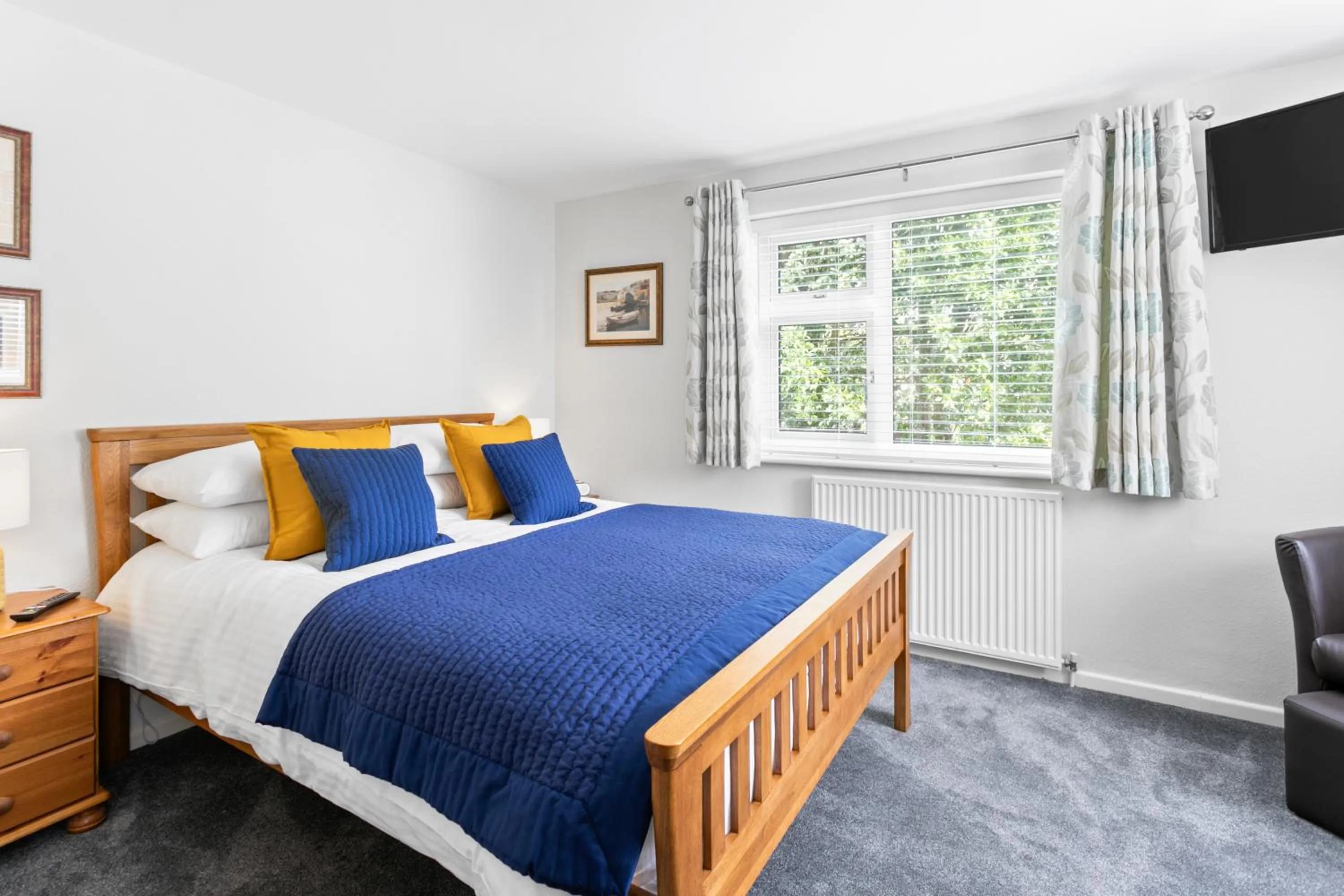 Bedroom, Bed in Stover Lodge