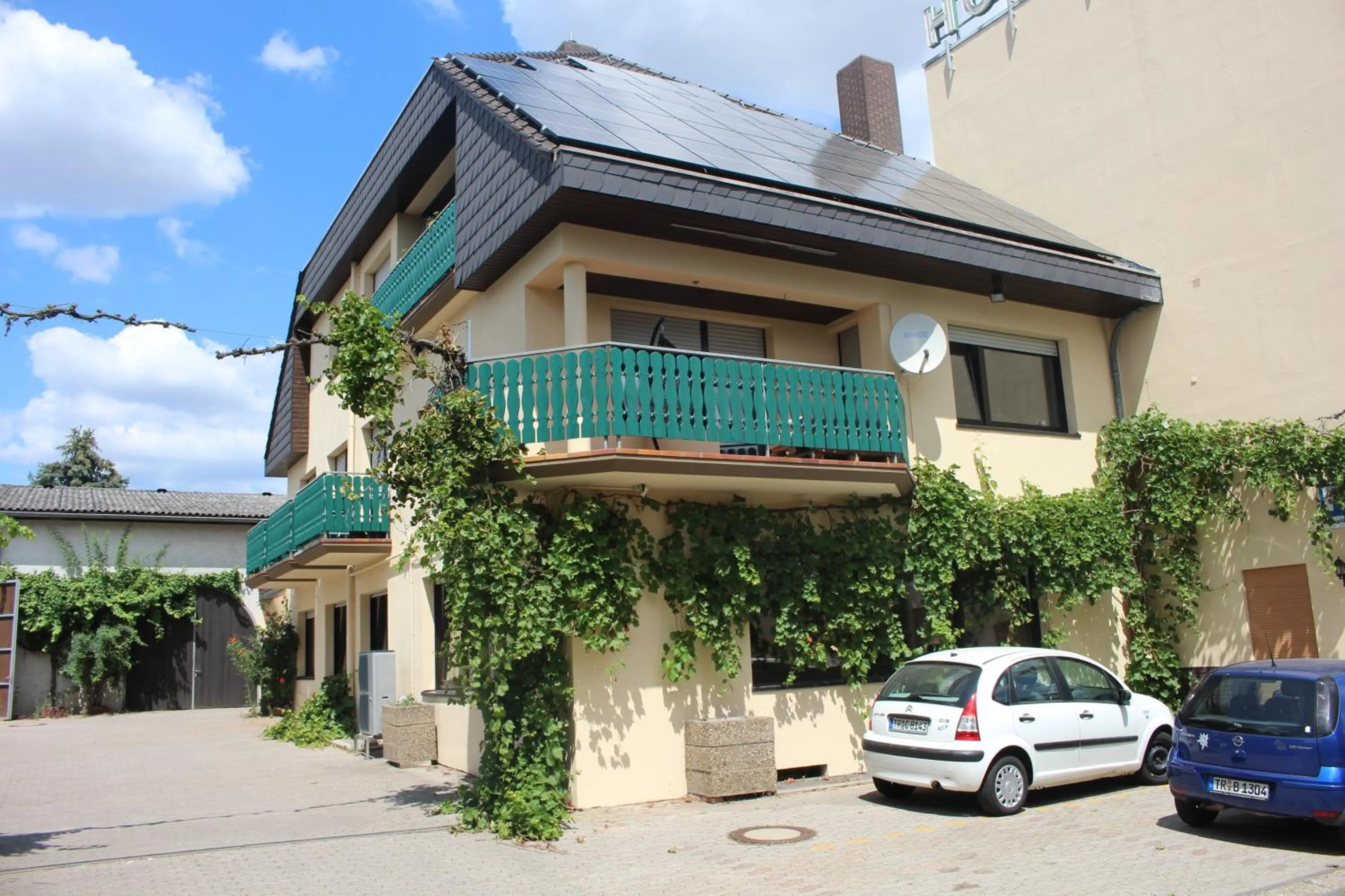 Property building in Hotel Grüner Baum