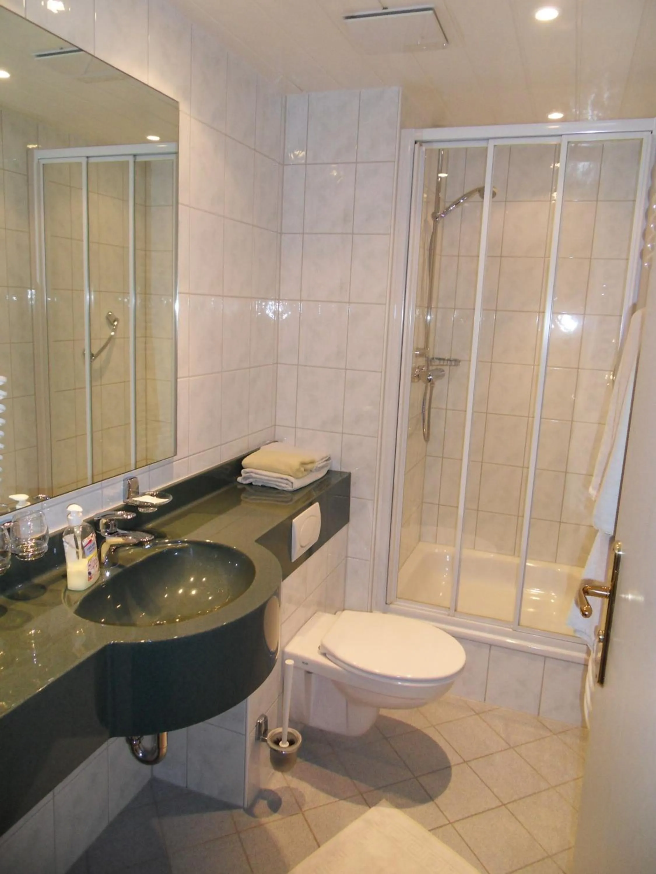 Bathroom in Hotel Grüner Baum