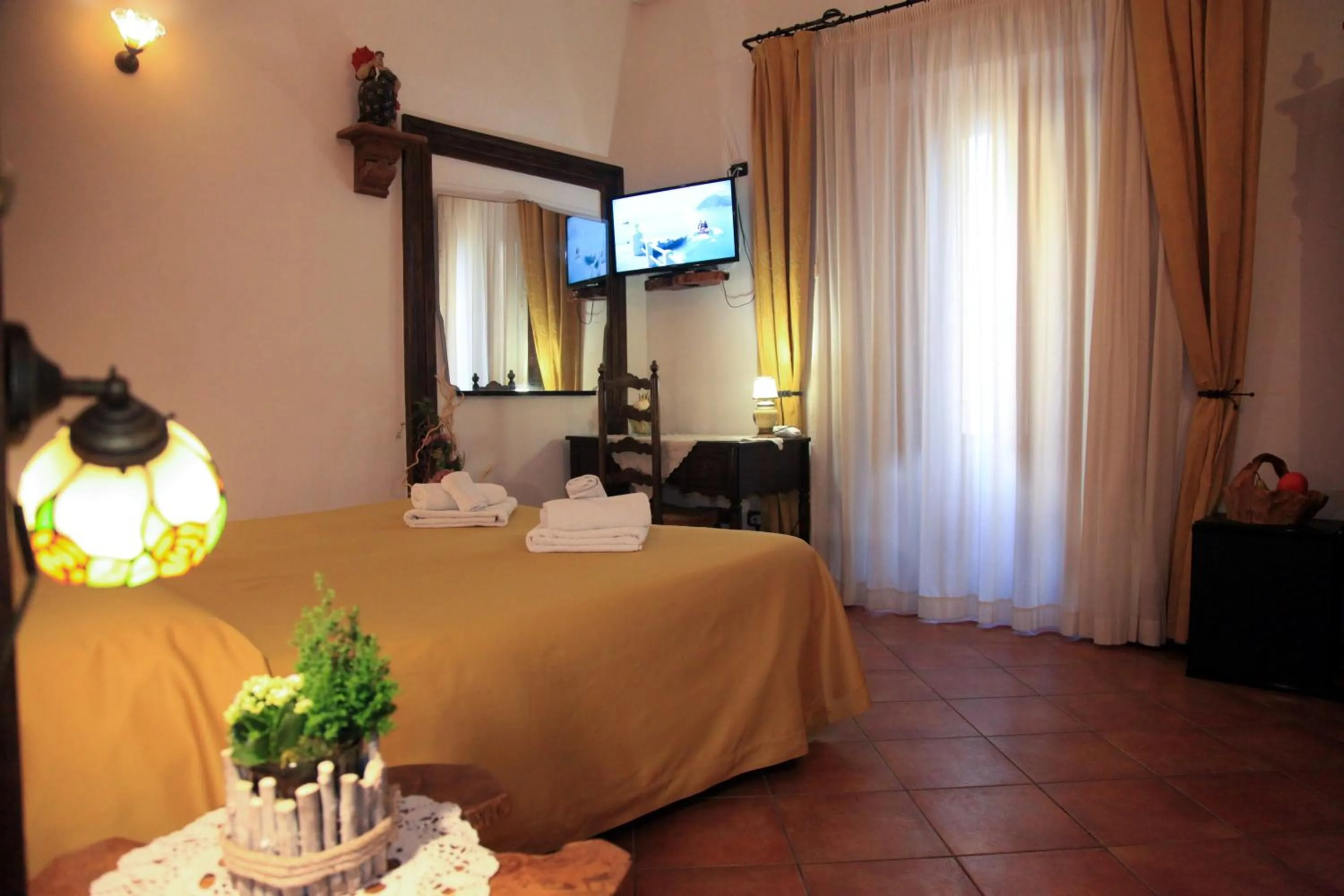 Photo of the whole room, Bed in Donnaciccina Accomodation