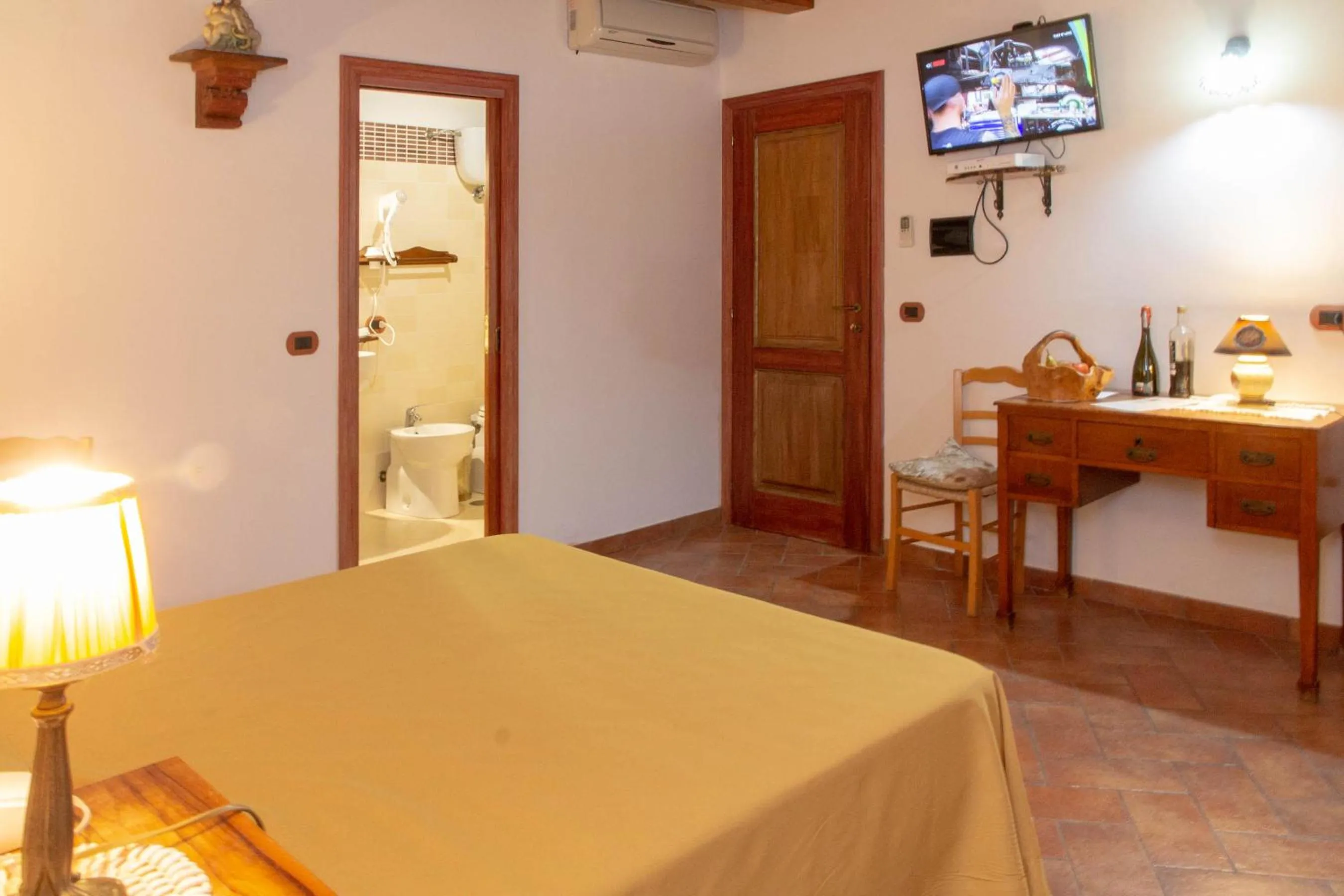 Bed in Donnaciccina Accomodation