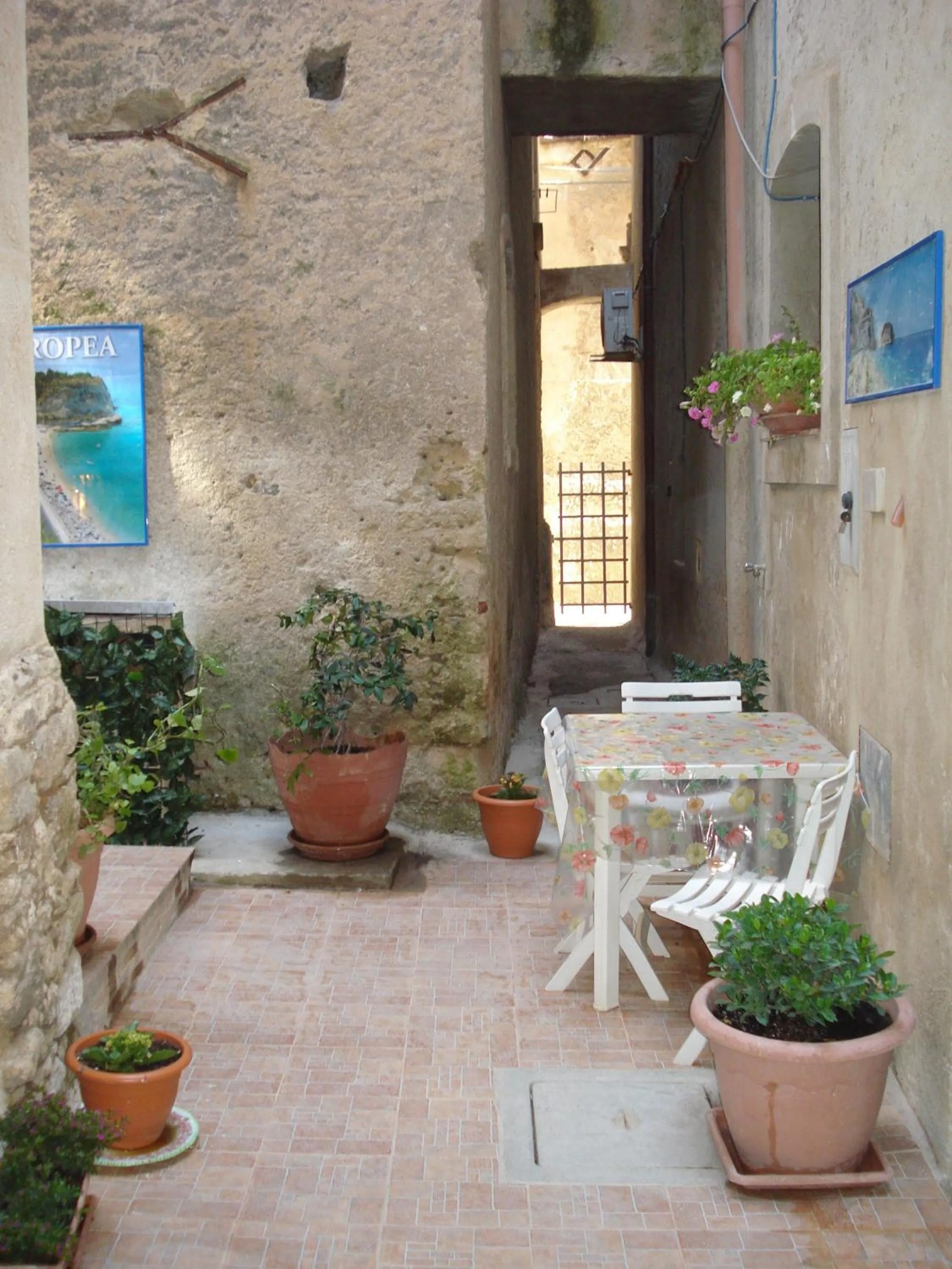 Property building in Donnaciccina Accomodation