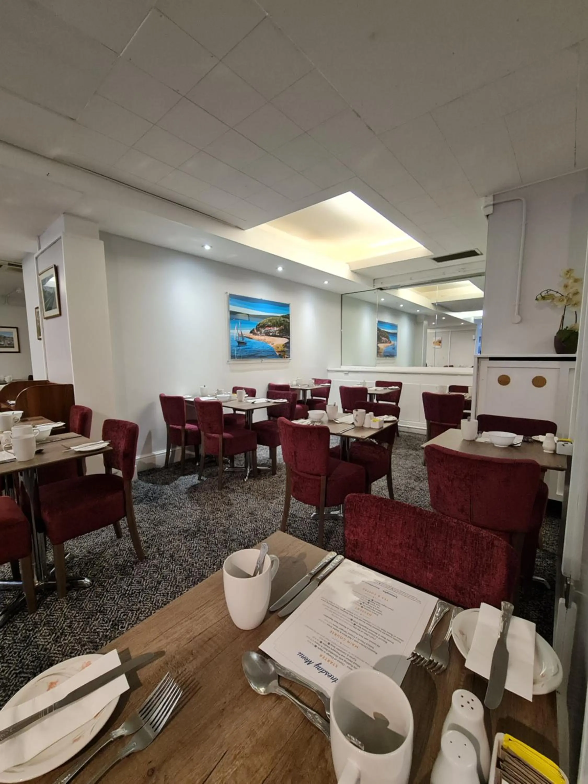 Restaurant/places to eat in Regina Hotel