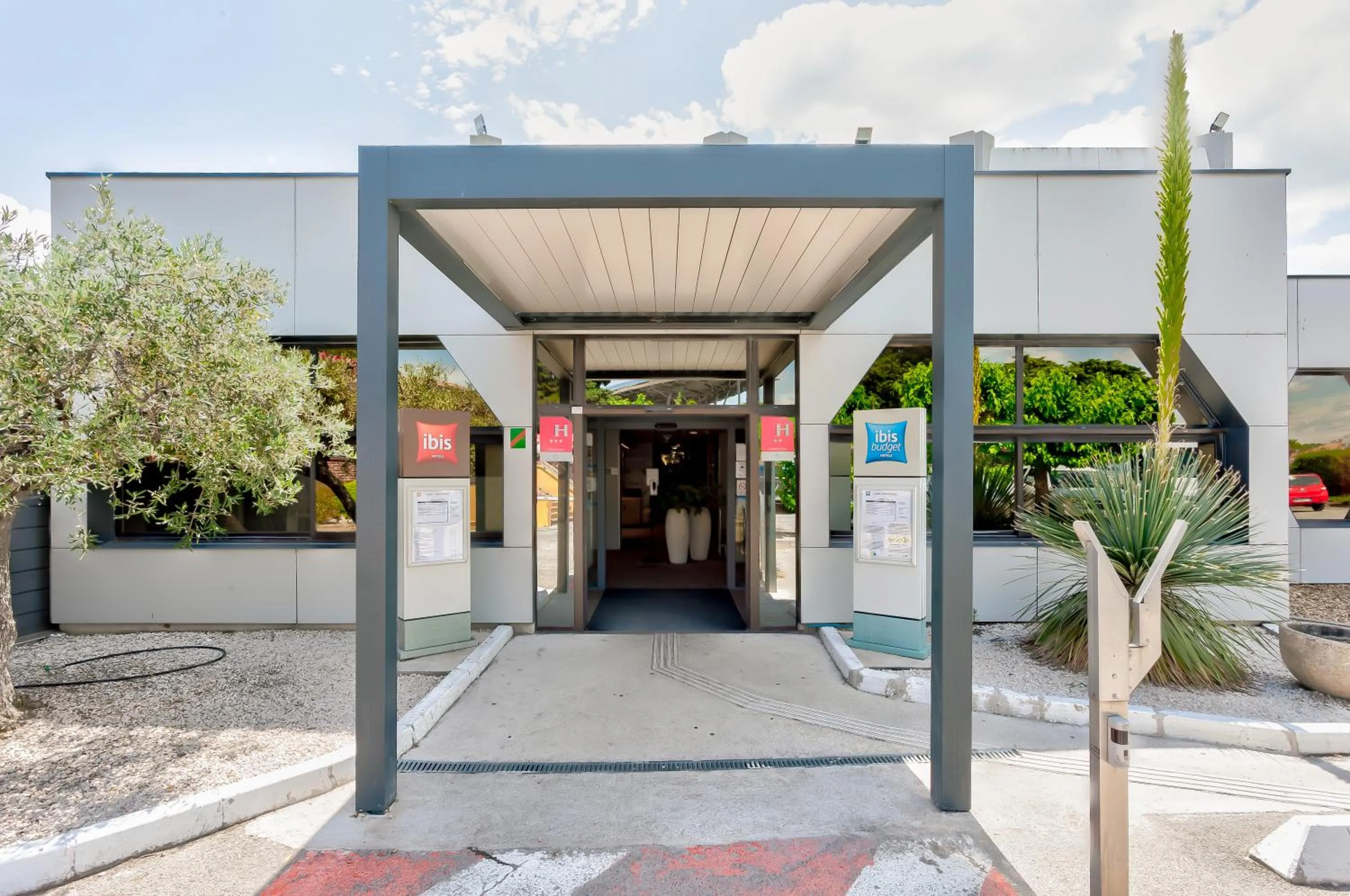 Property building in ibis Montpellier Sud
