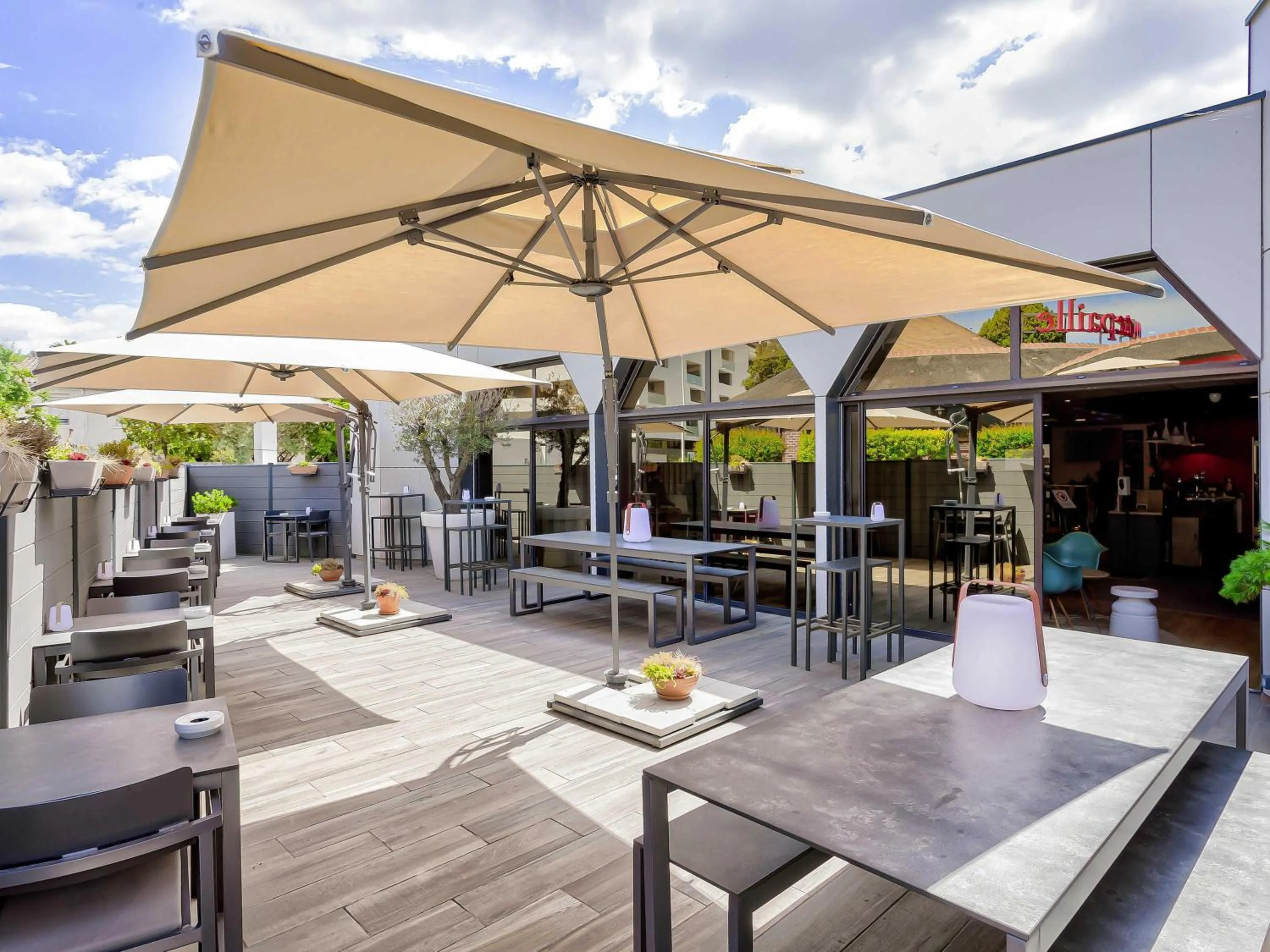 Property building in ibis Montpellier Sud