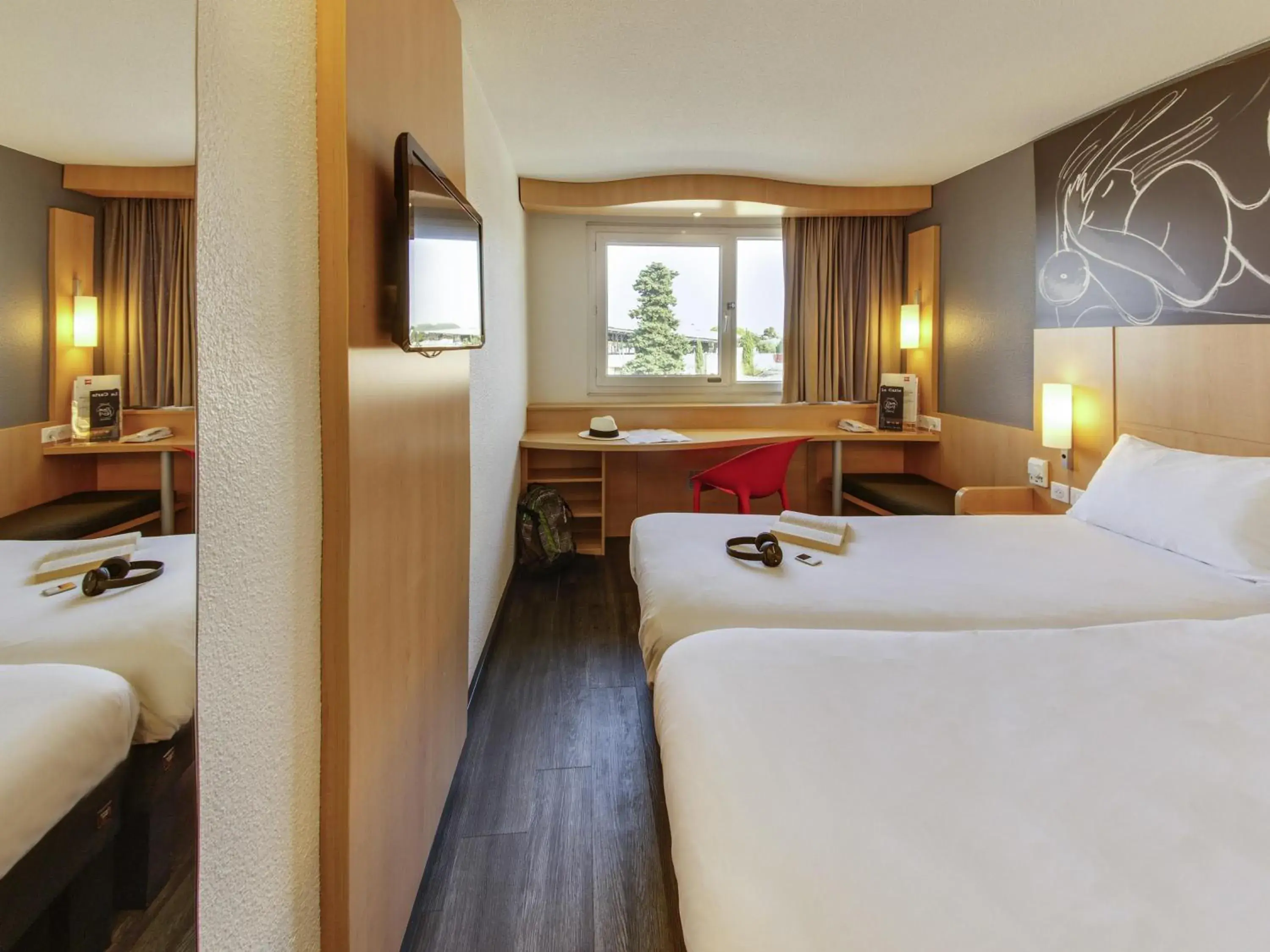 Standard Two Single Bed in ibis Montpellier Sud Standard Two Single Bed in ibis Montpellier Sud