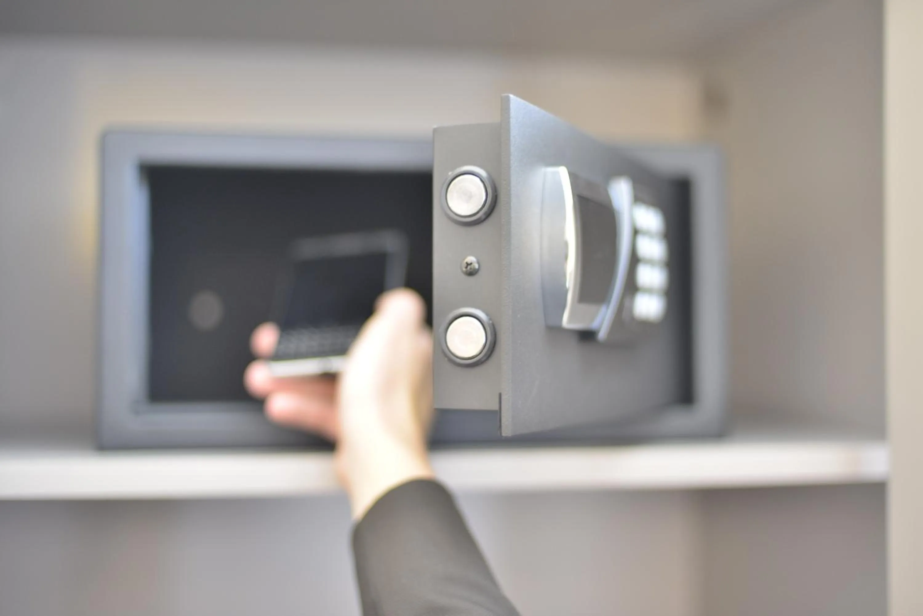 safe in Hôtel Concordia Le Mans Centre Gare