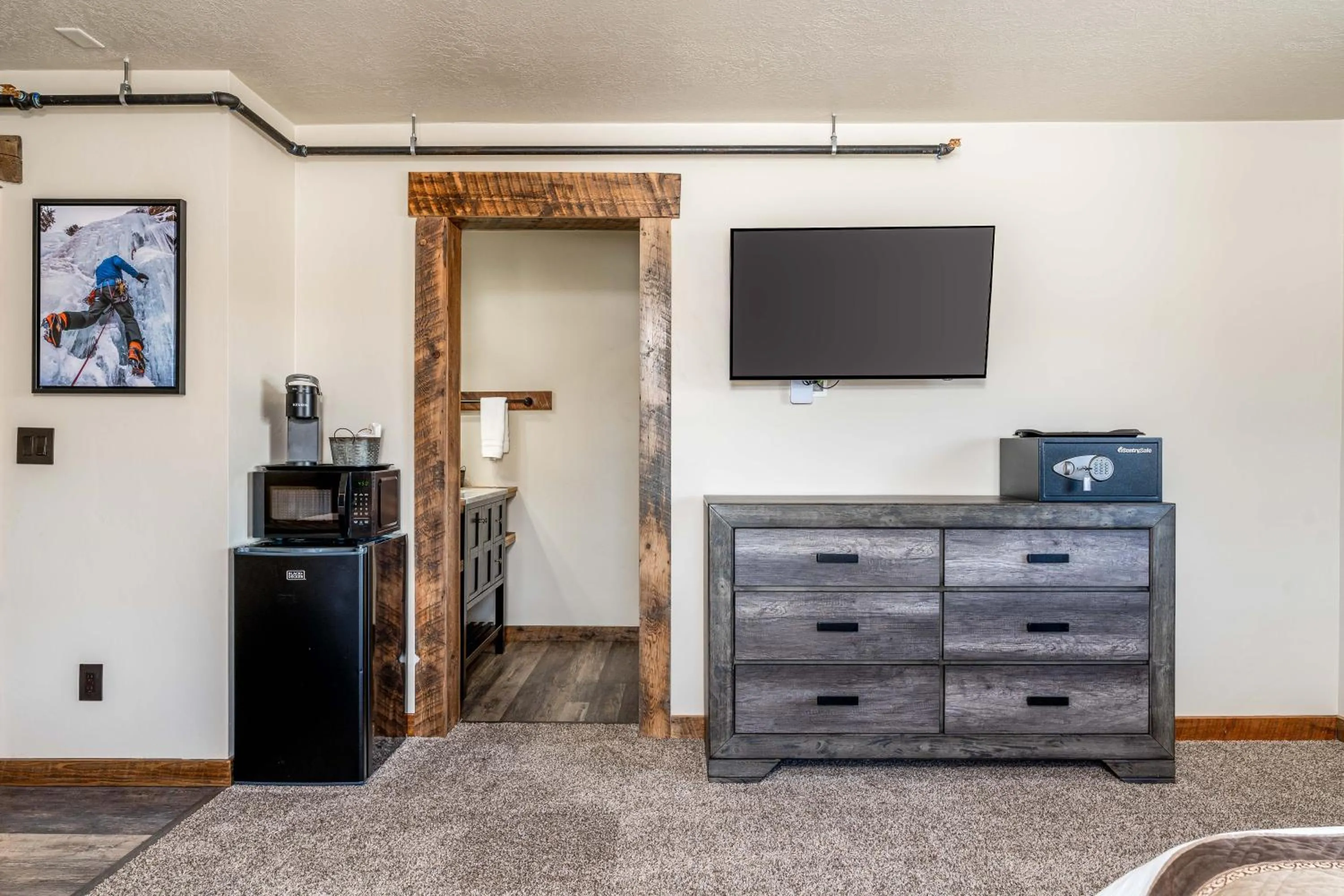 TV and multimedia in The Adventure Inn Yellowstone