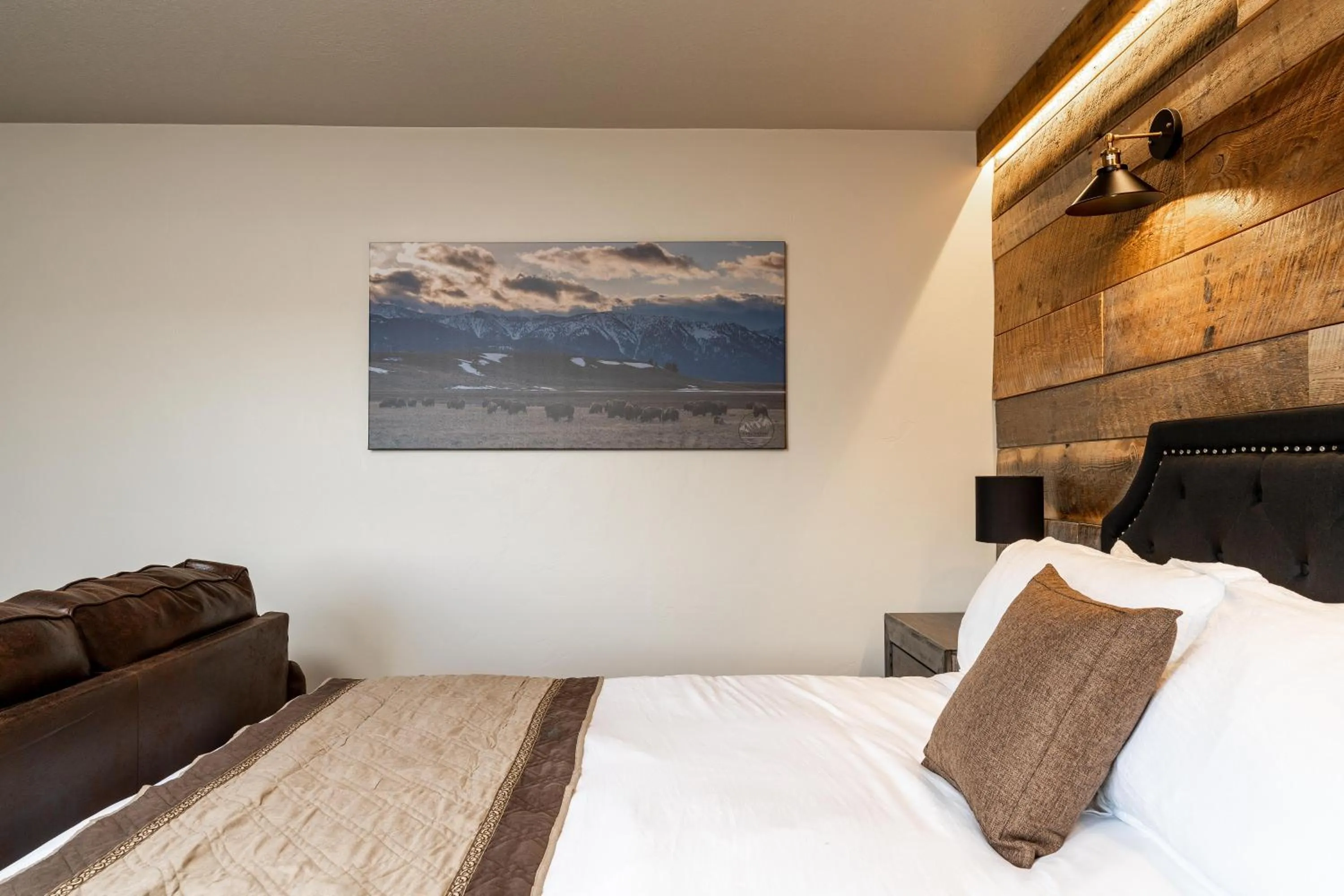 Bed in The Adventure Inn Yellowstone