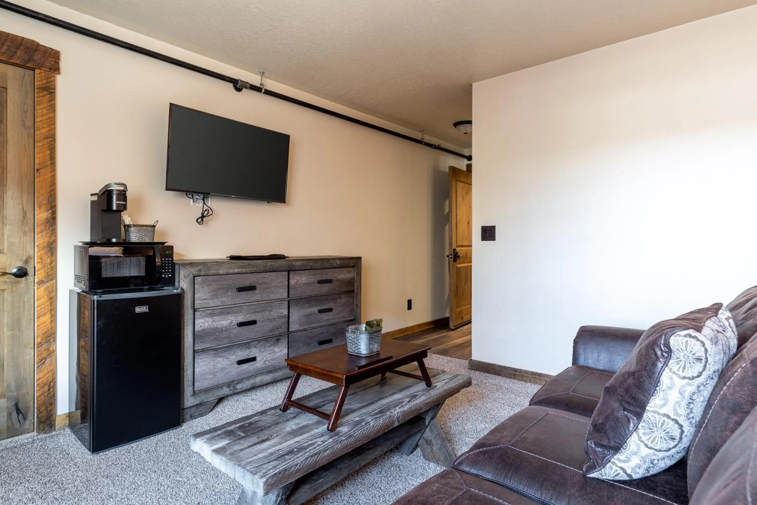 TV and multimedia in The Adventure Inn Yellowstone