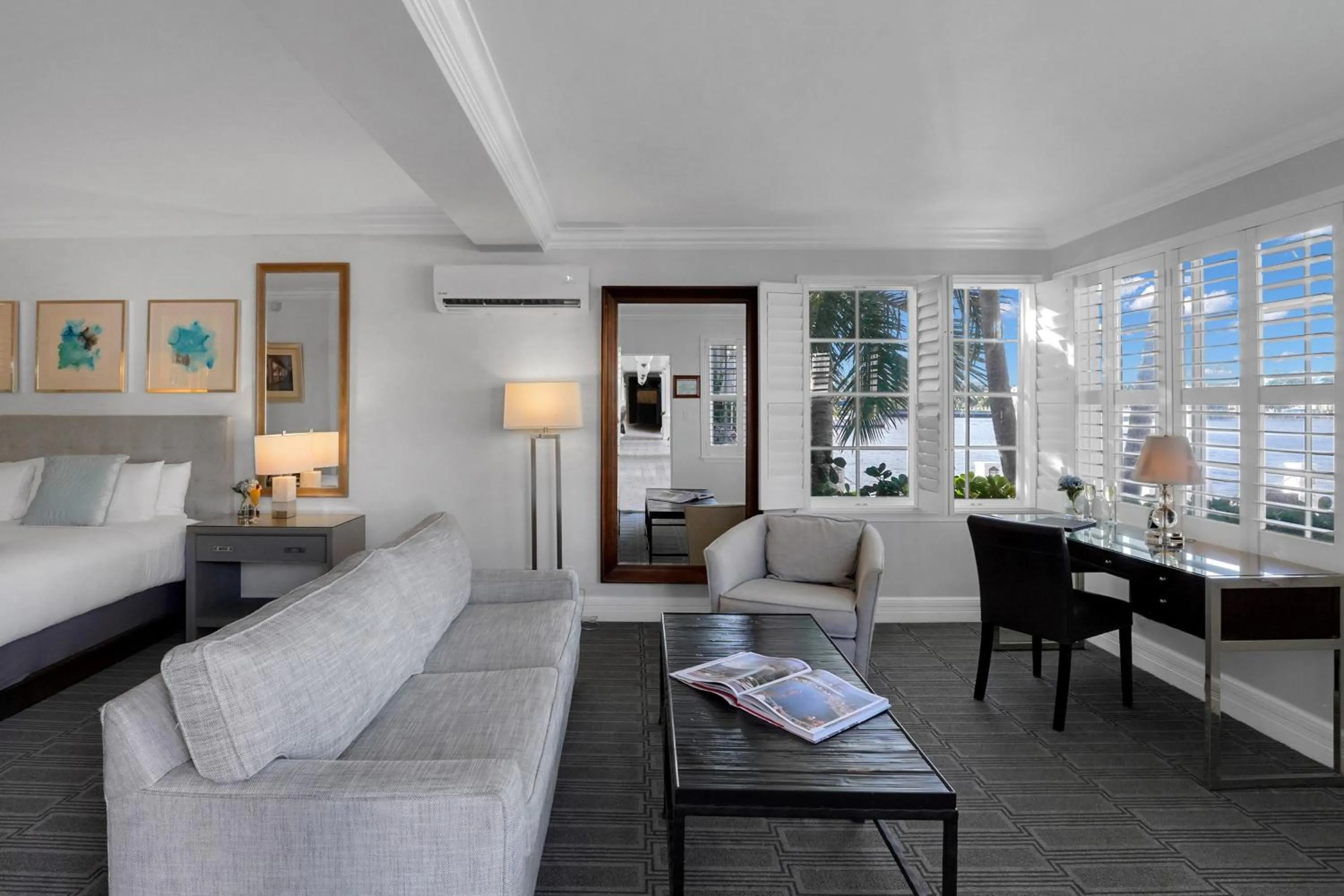 The Pillars Hotel & Club