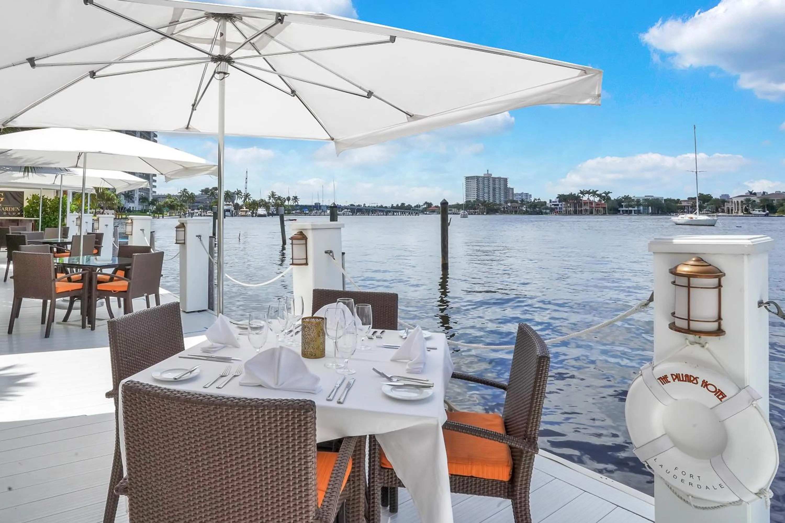 The Pillars Hotel & Club