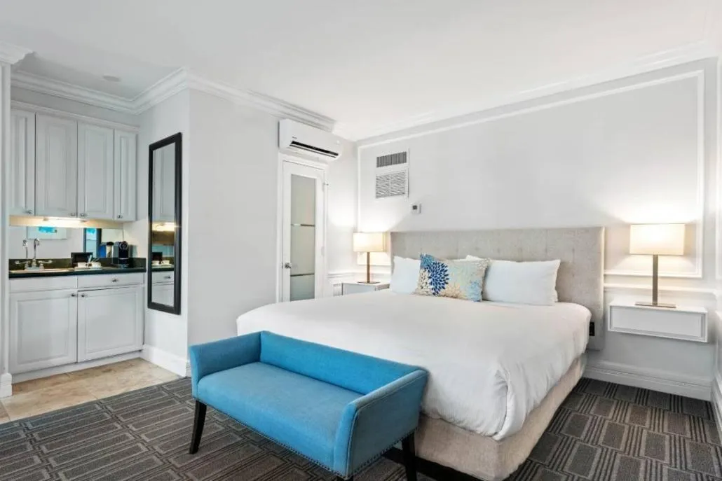 Bed in The Pillars Hotel & Club