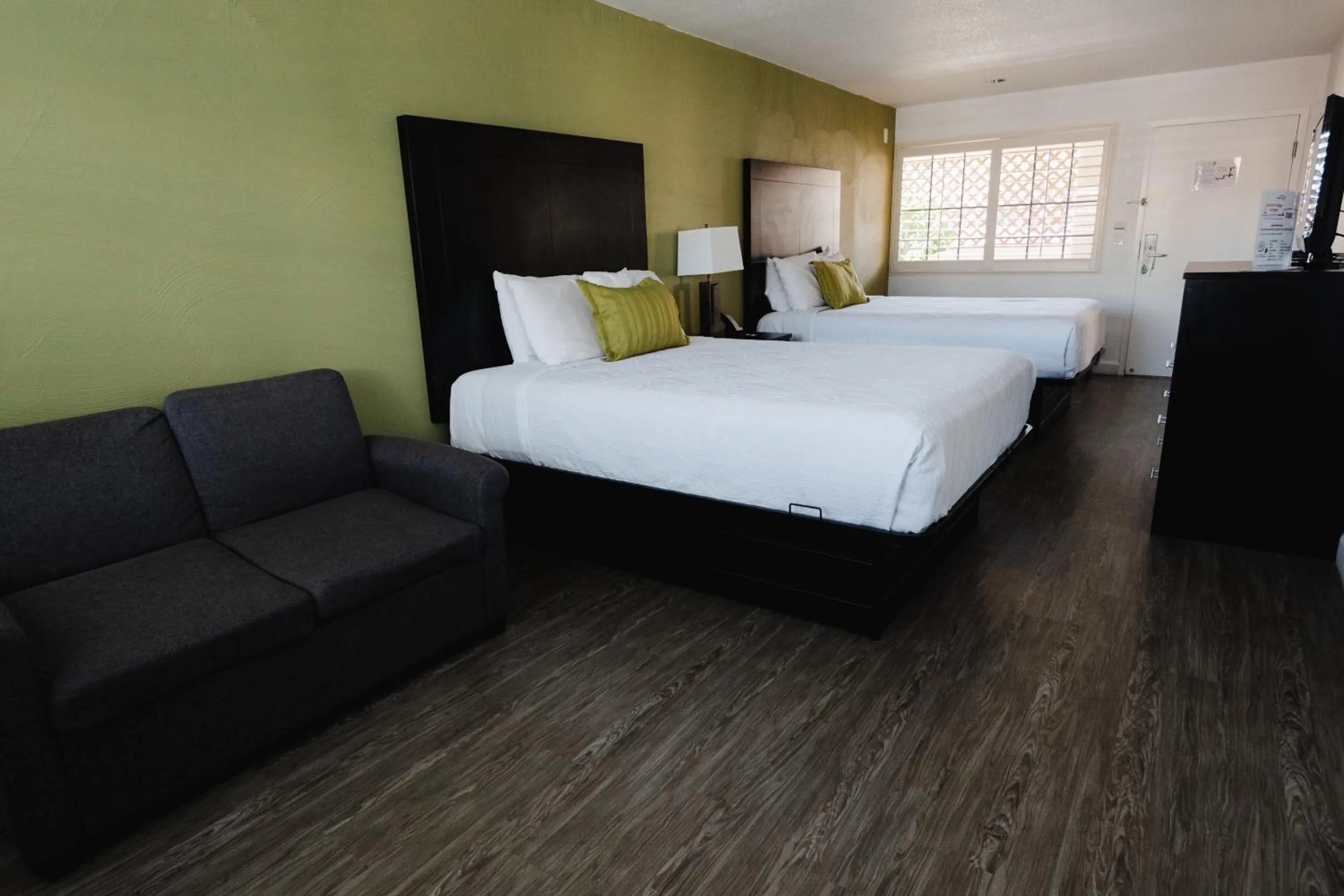 Bed in Old Town Western Inn