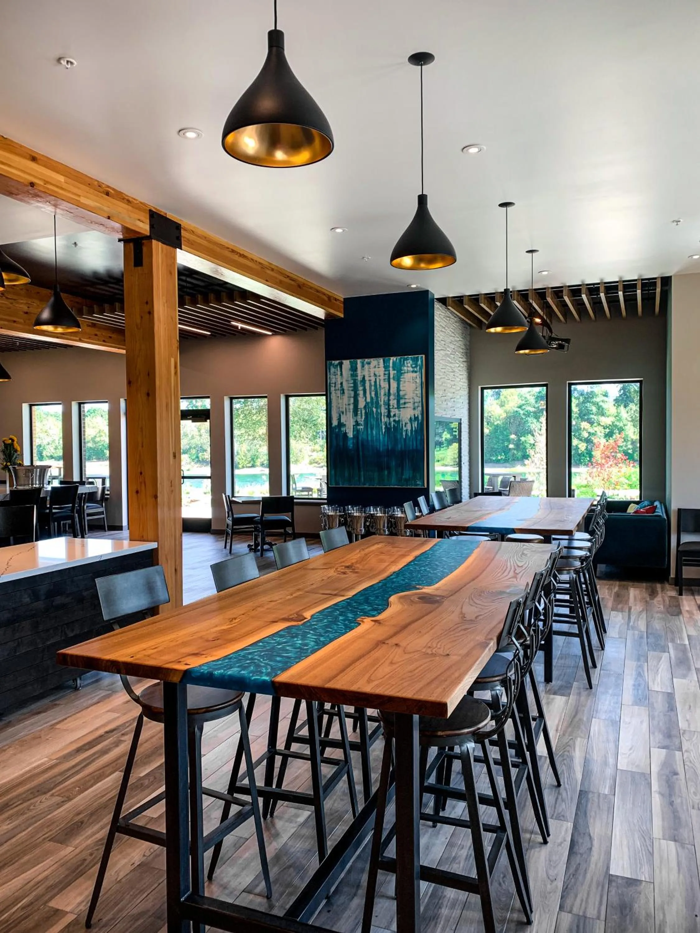 Restaurant/places to eat in The Independence Hotel