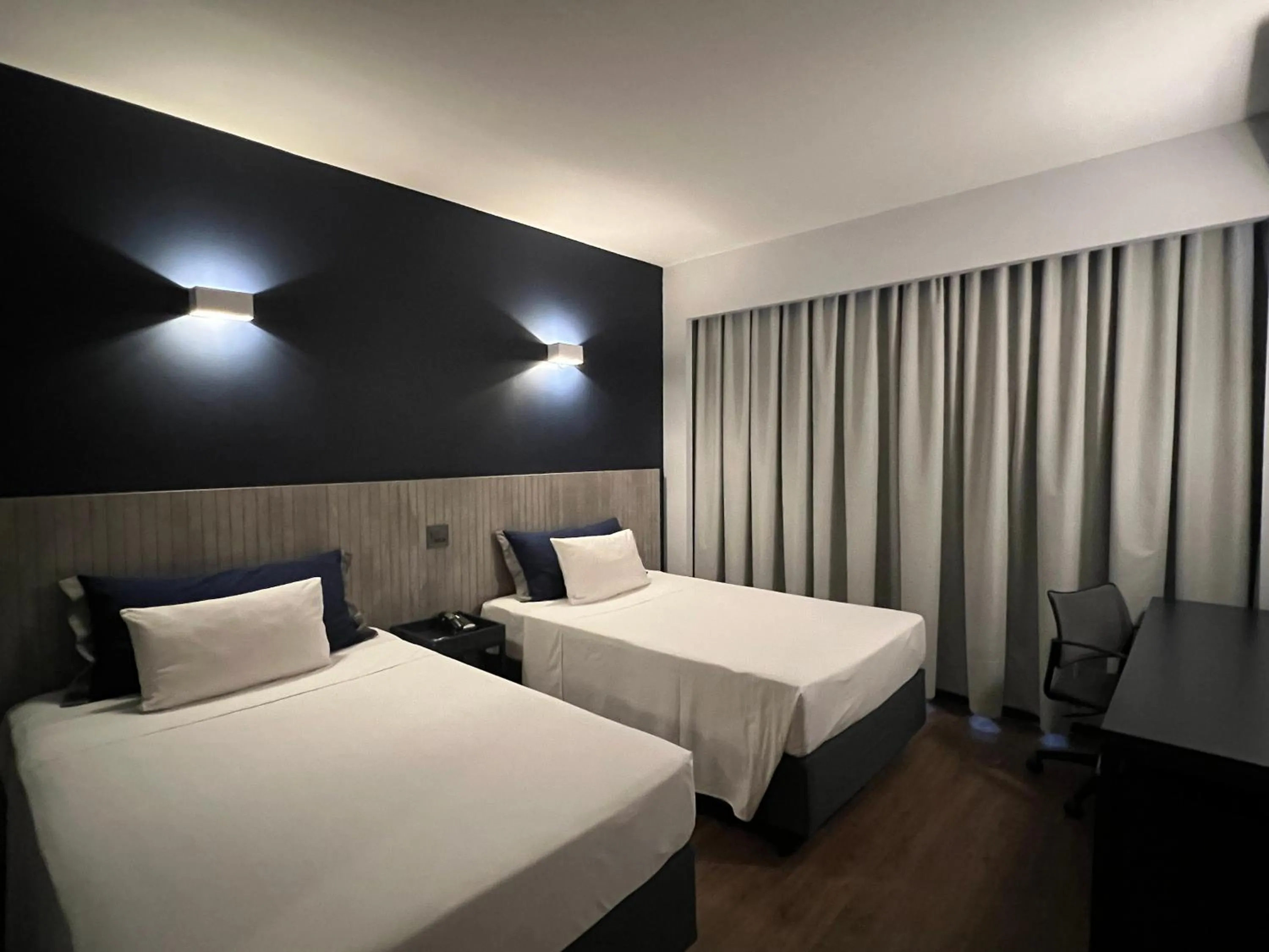 Photo of the whole room, Bed in Transamerica Araraquara