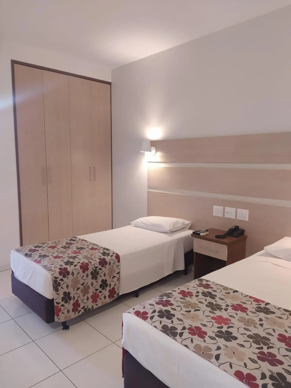 Photo of the whole room, Bed in Transamerica Araraquara