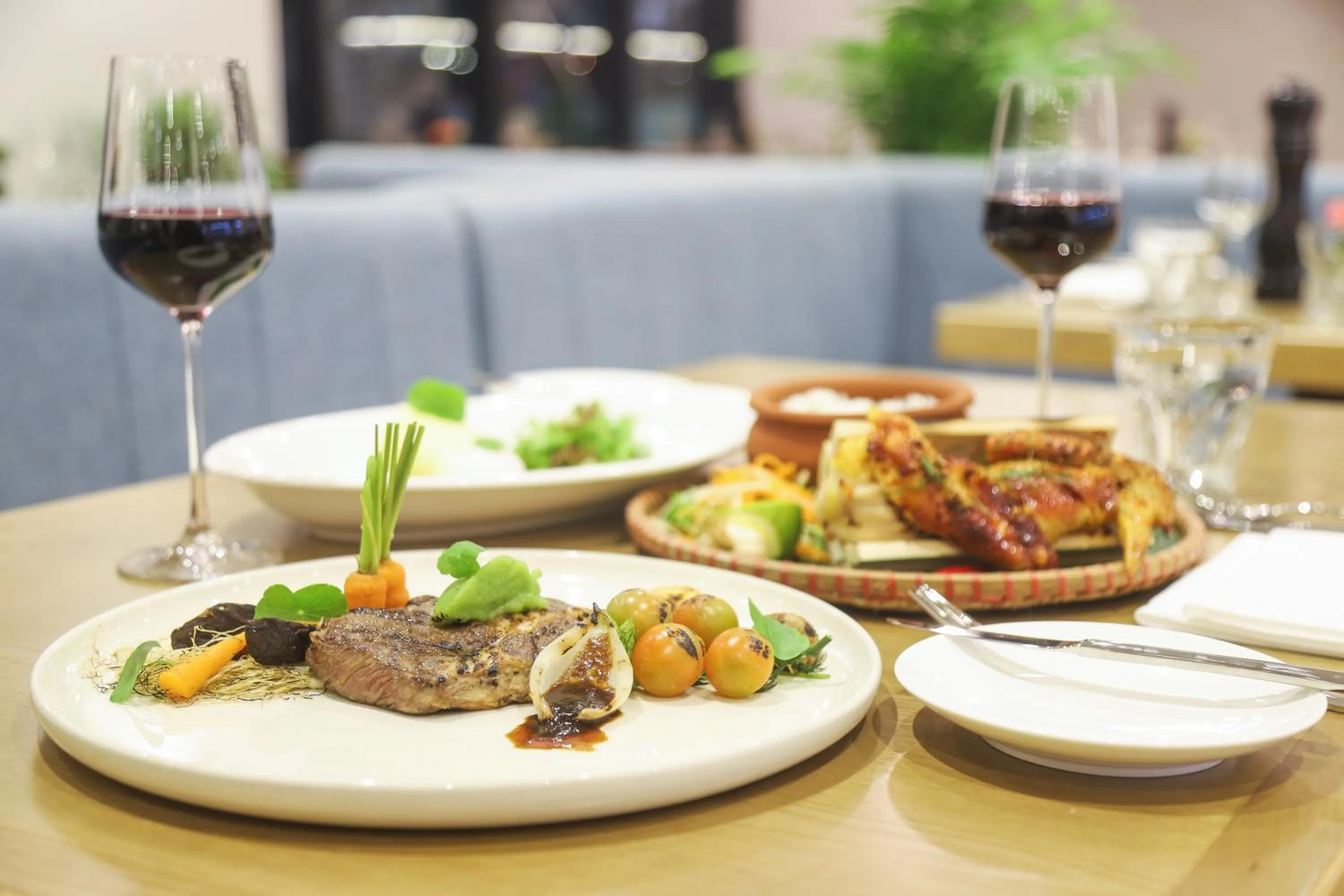 Food and drinks in Carinae Danang Hotel