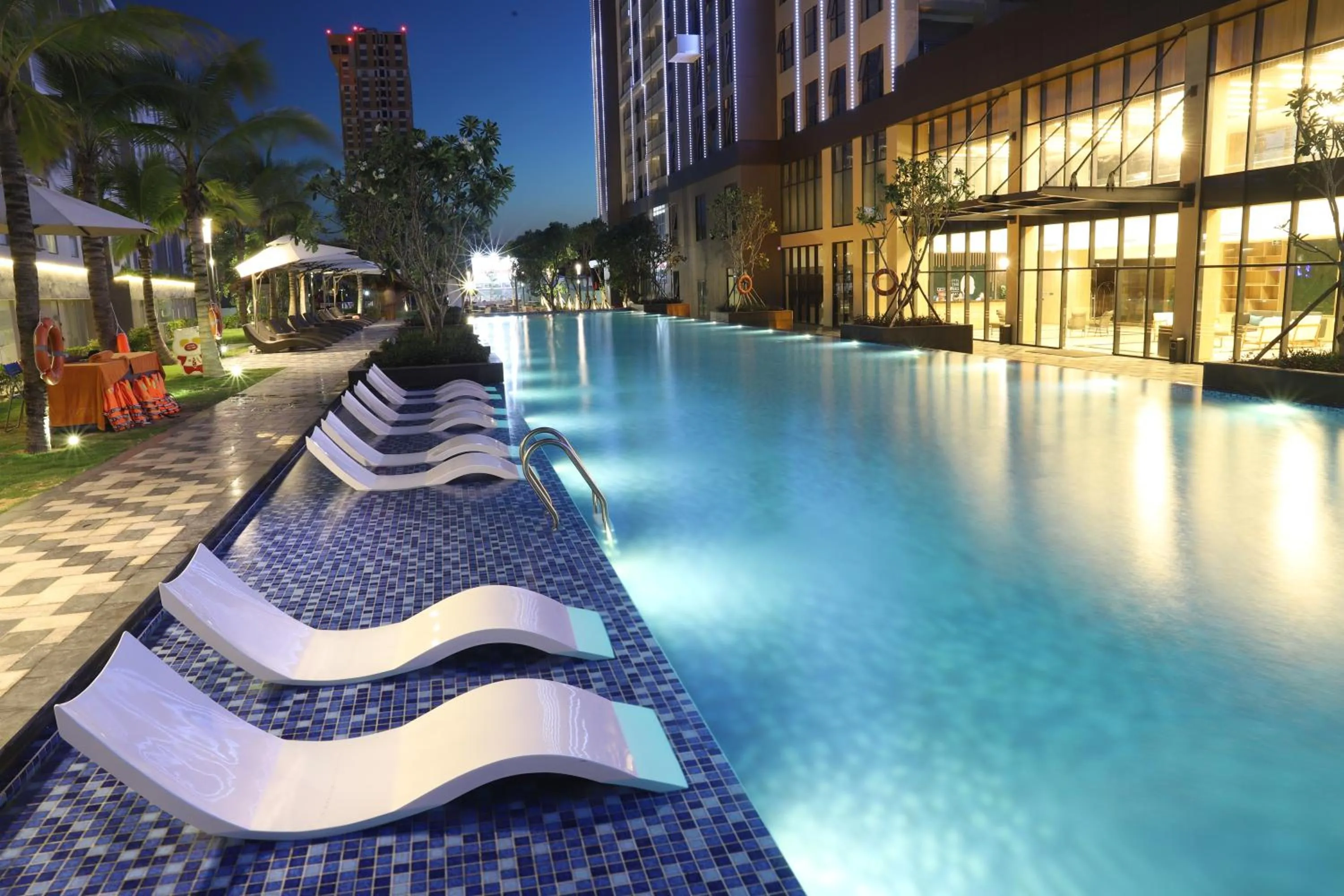 Swimming pool in Carinae Danang Hotel