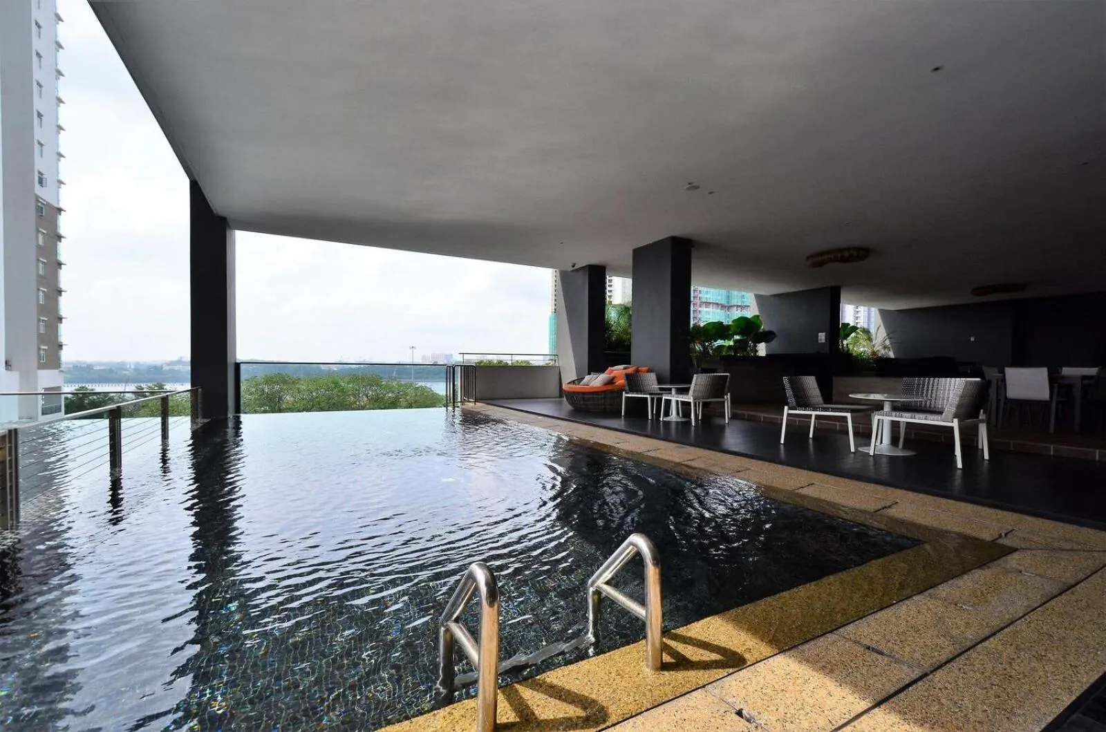 Baby & kids friendly, JB CIQ, Romantic Duplex