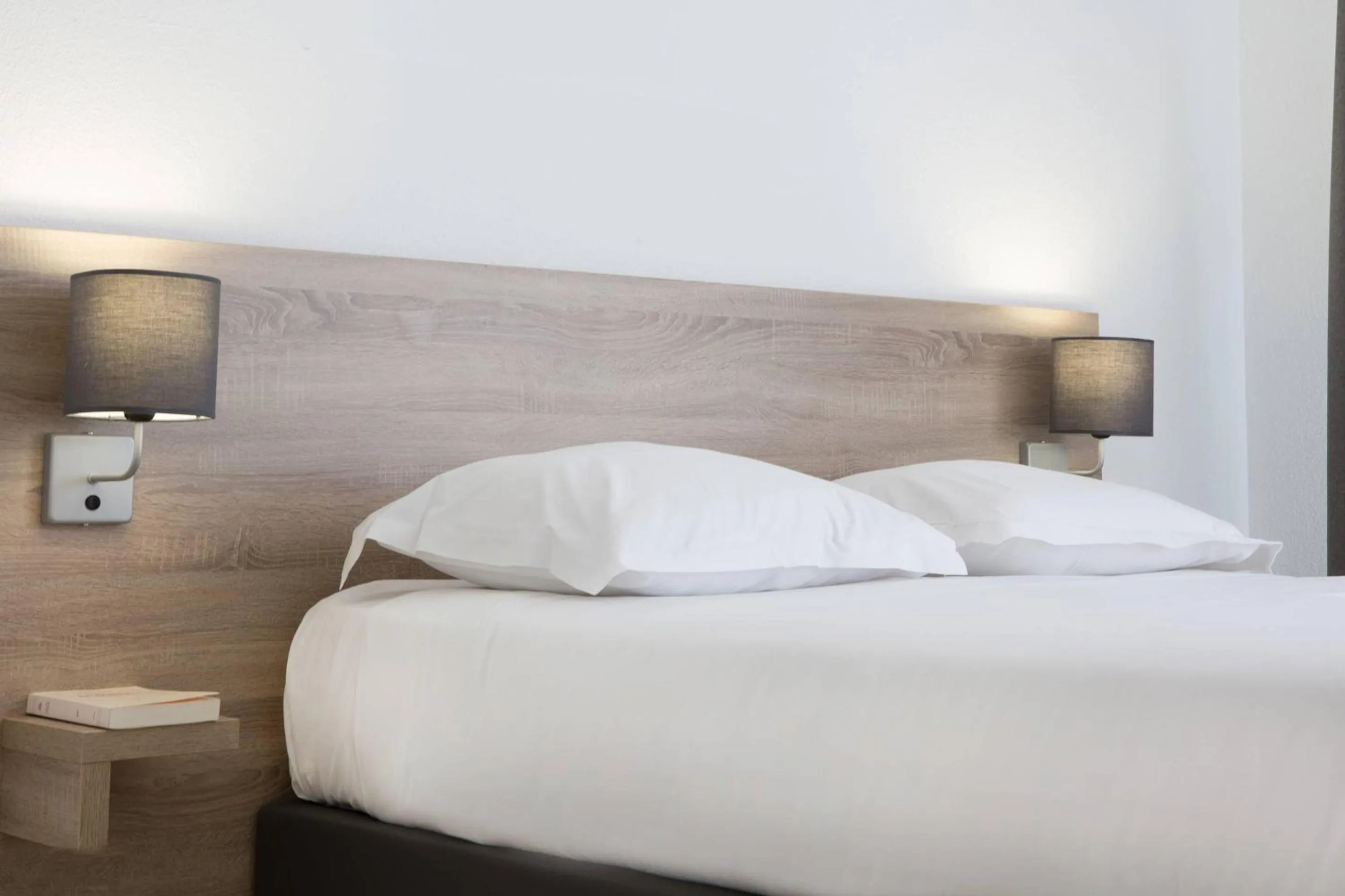 Bedroom, Bed in Comfort Aparthotel Divonne La Versoix