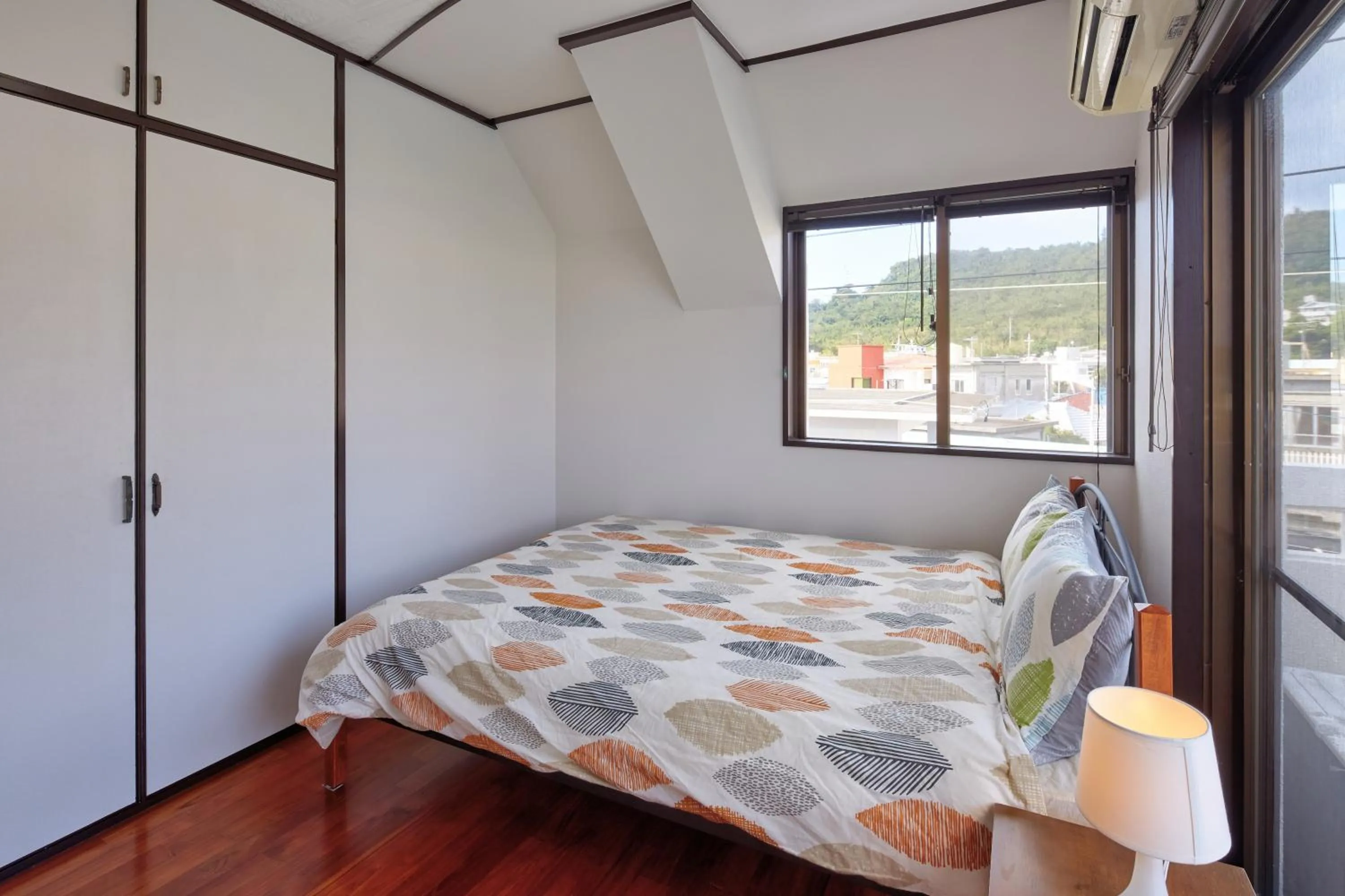 Bedroom, Bed in Wind Henza