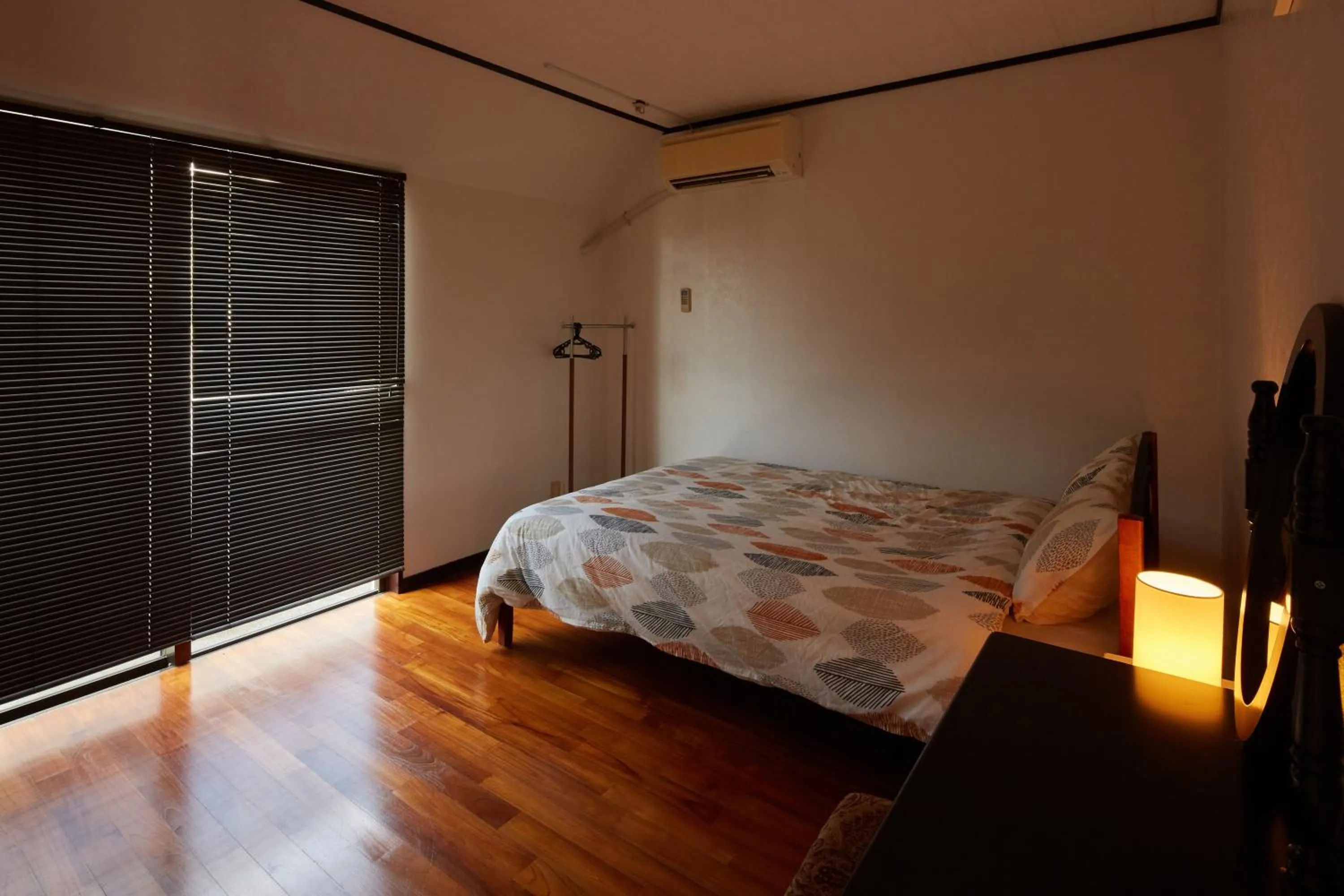 Bedroom, Bed in Wind Henza