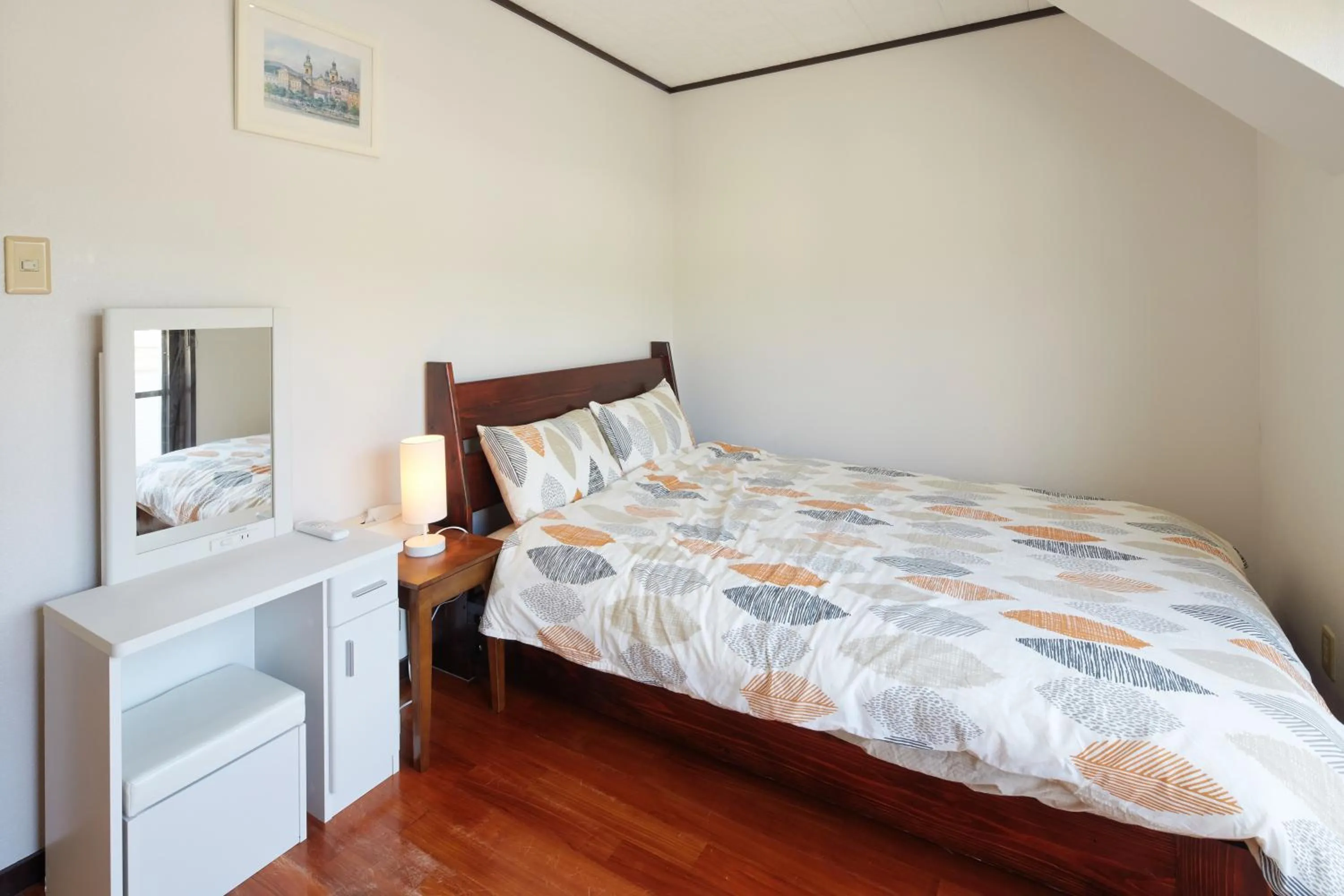 Bedroom, Bed in Wind Henza