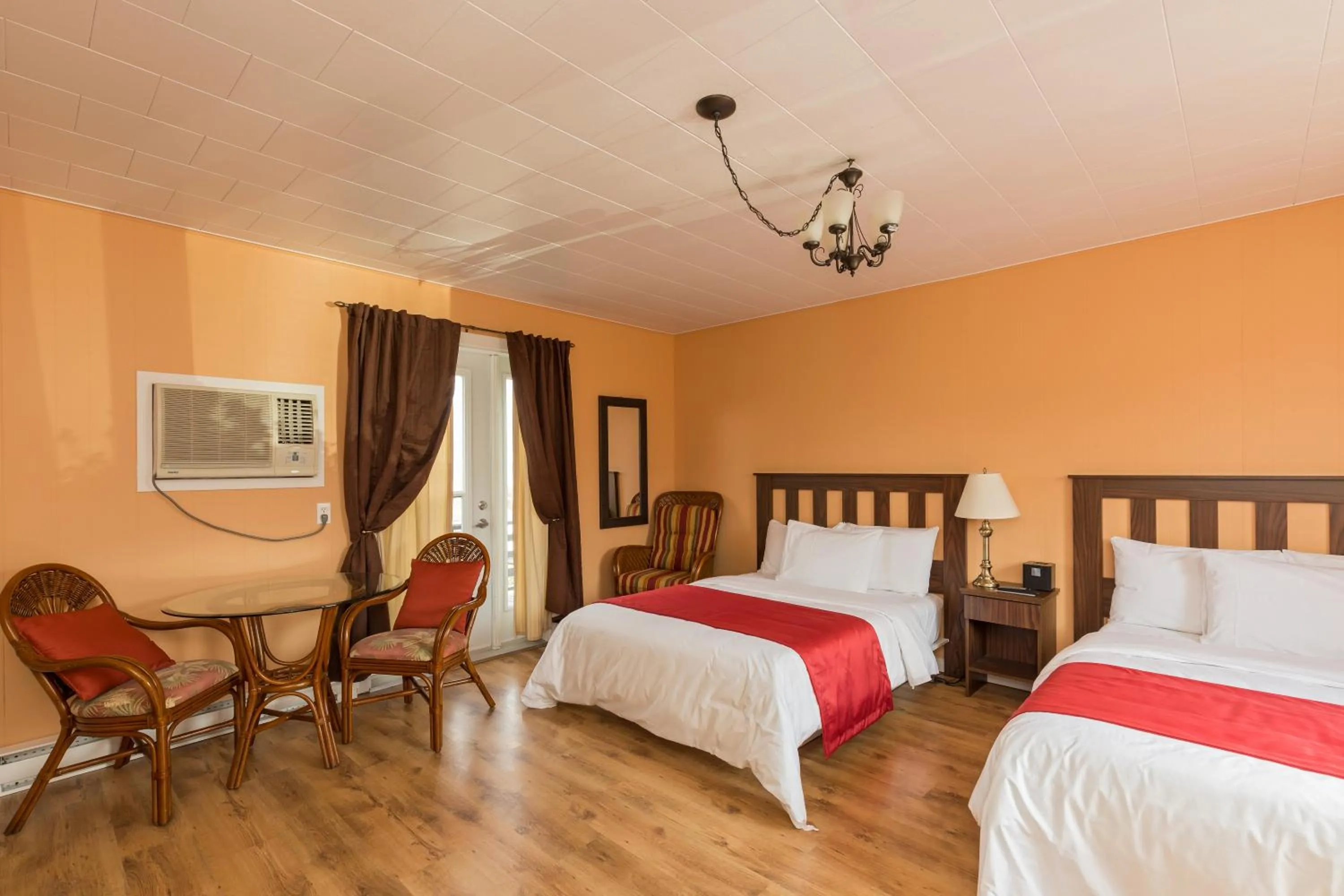 Bed in Motel au Fleuve d'Argent