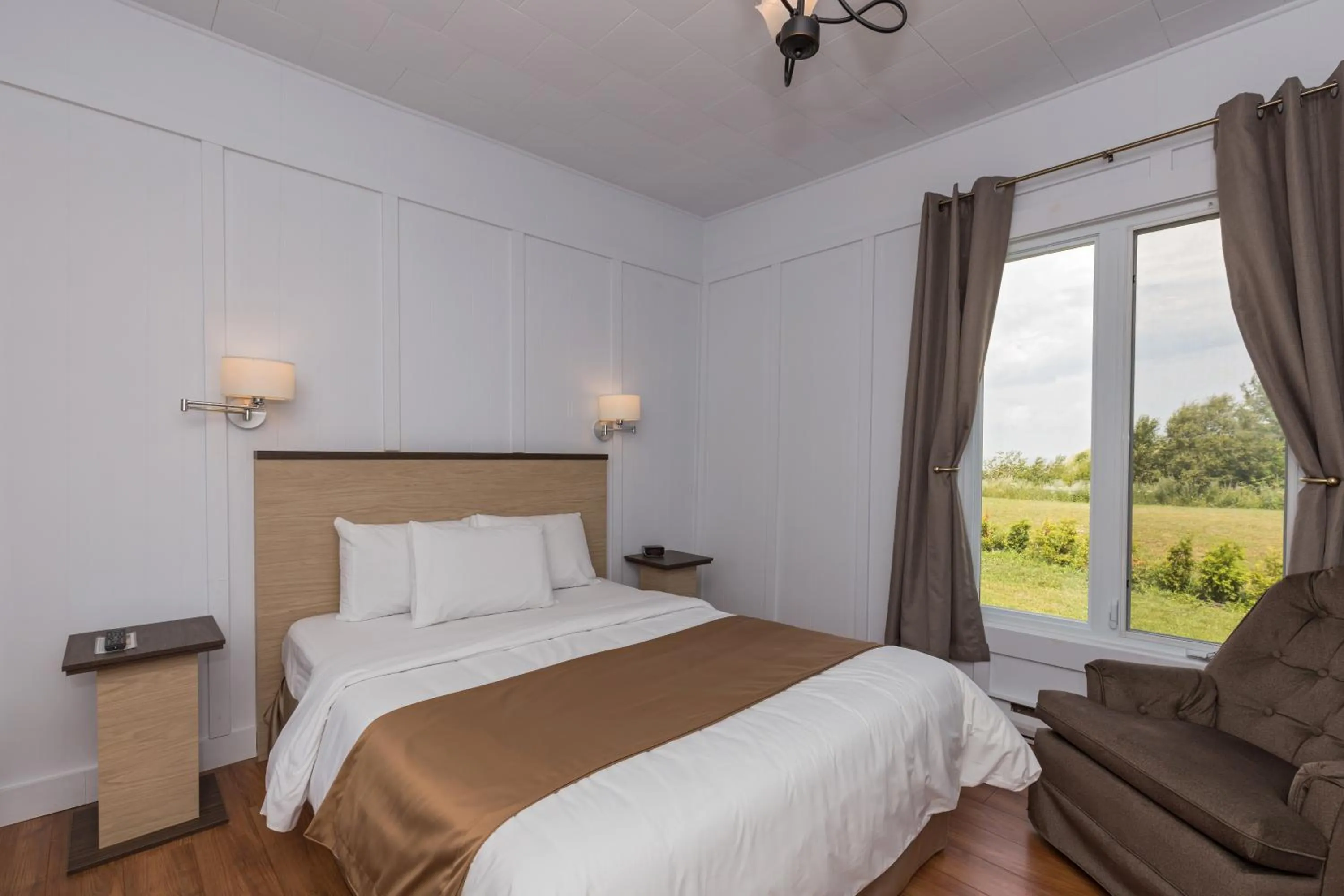 Bed in Motel au Fleuve d'Argent