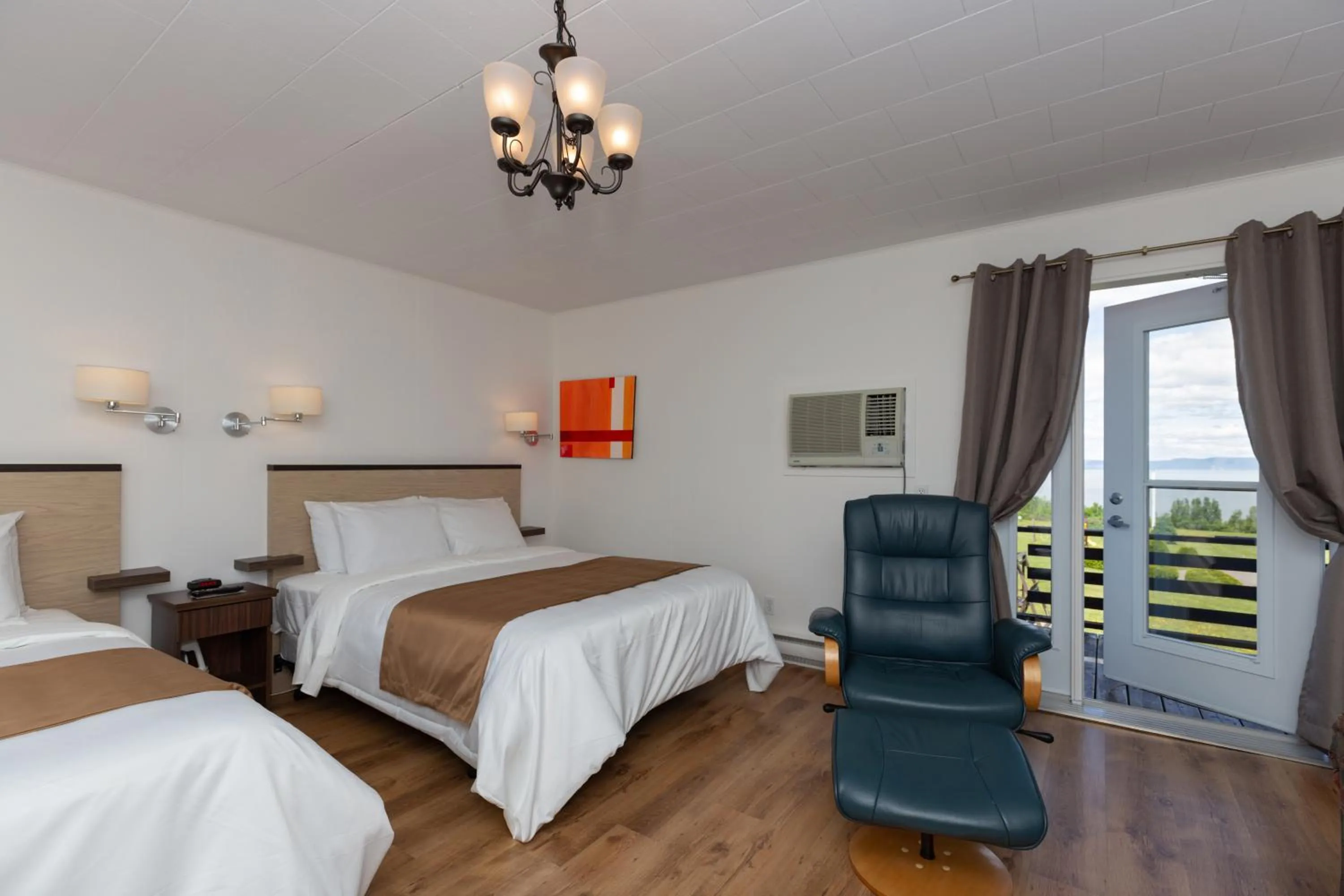 Bed in Motel au Fleuve d'Argent