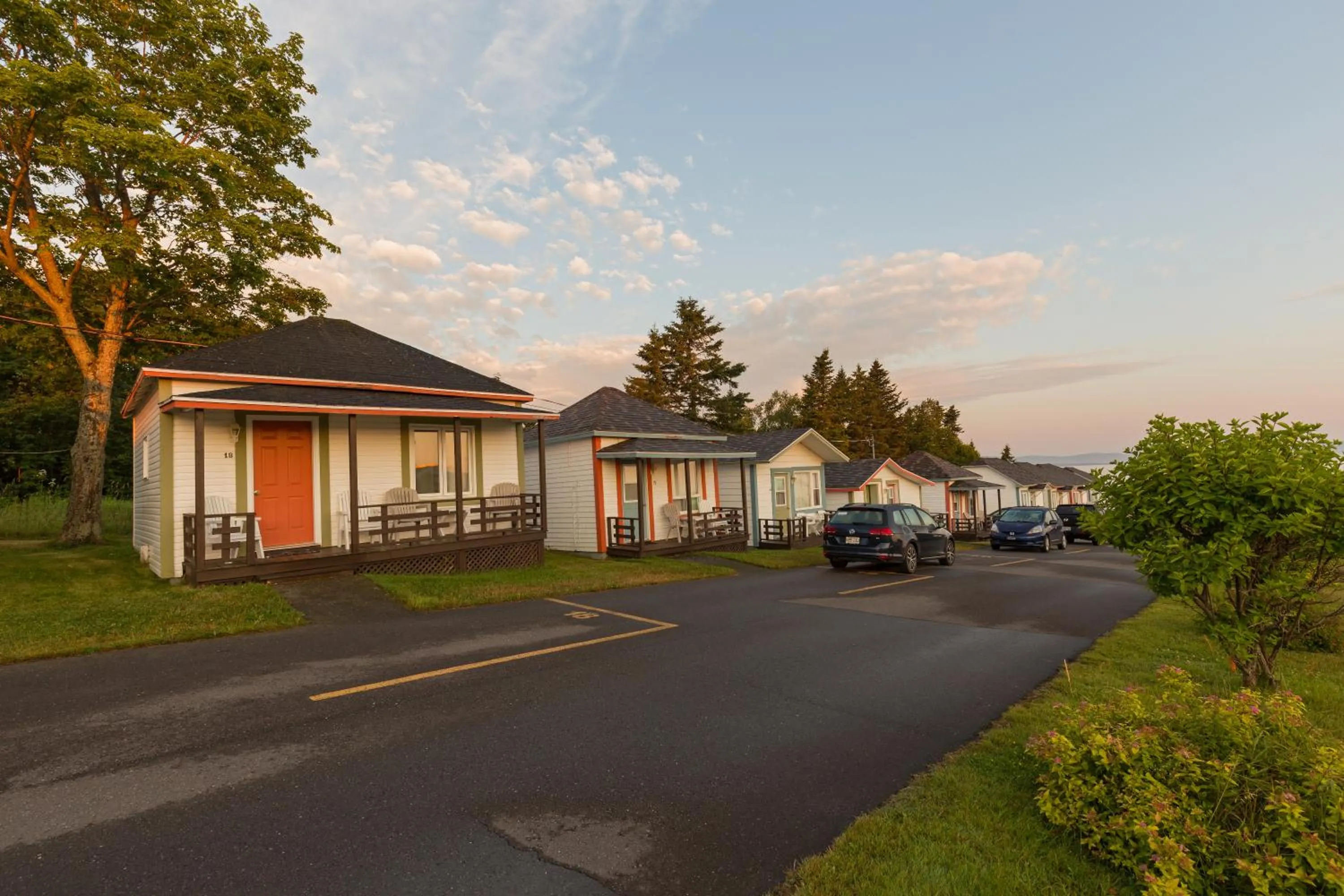 Property building in Motel au Fleuve d'Argent