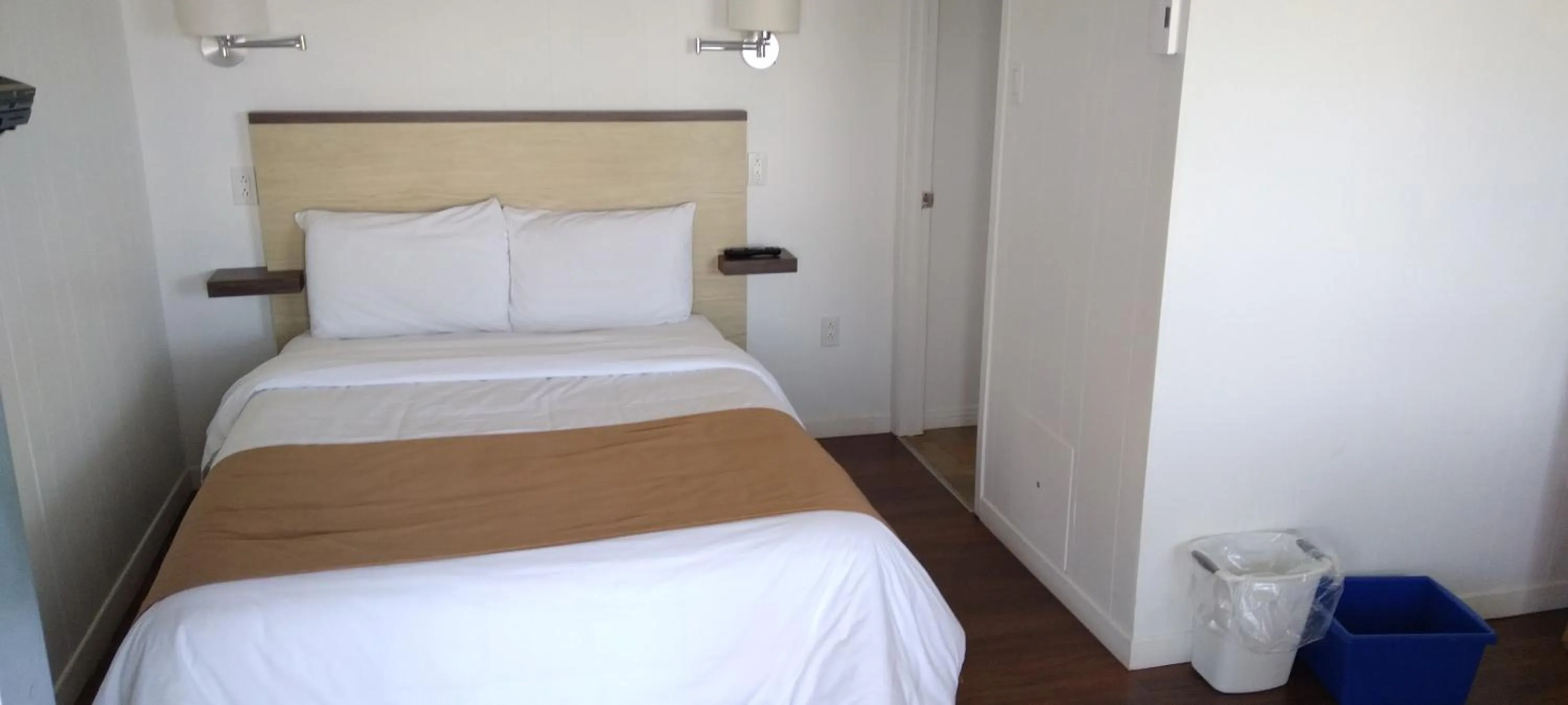 Bed in Motel au Fleuve d'Argent