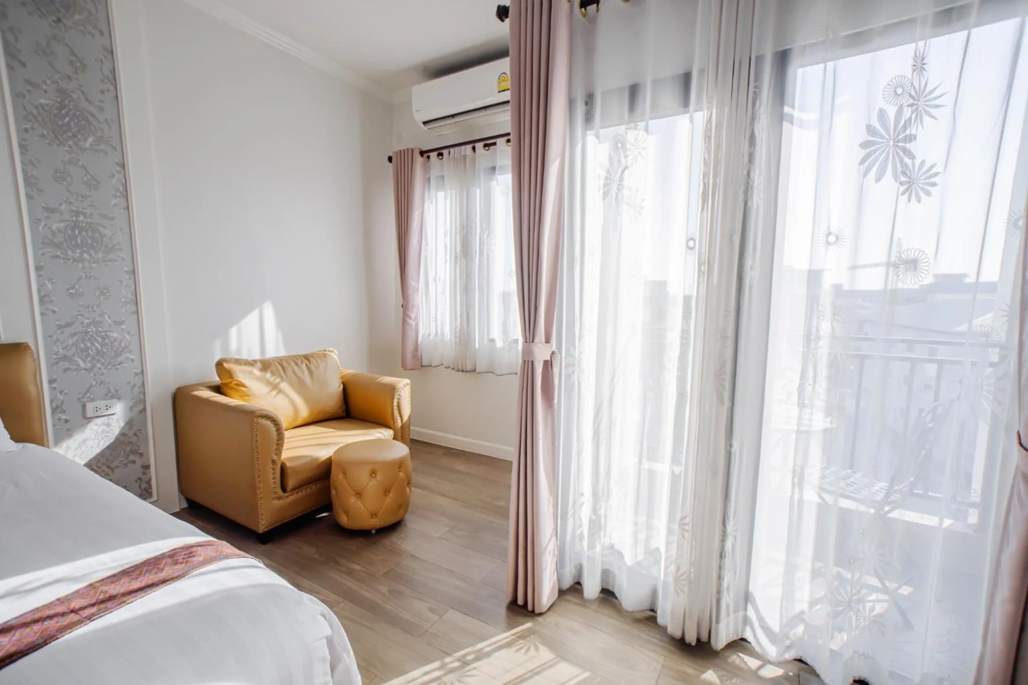 Balcony/Terrace, Bed in Banbua Grand Udon