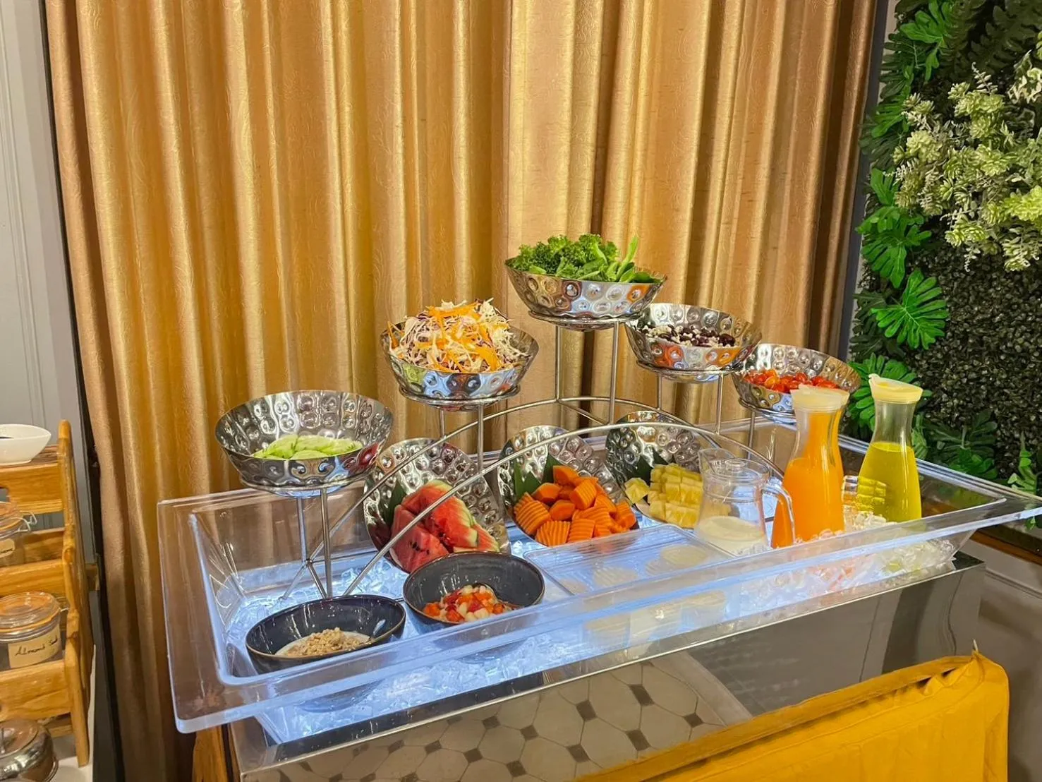 Buffet breakfast in Banbua Grand Udon