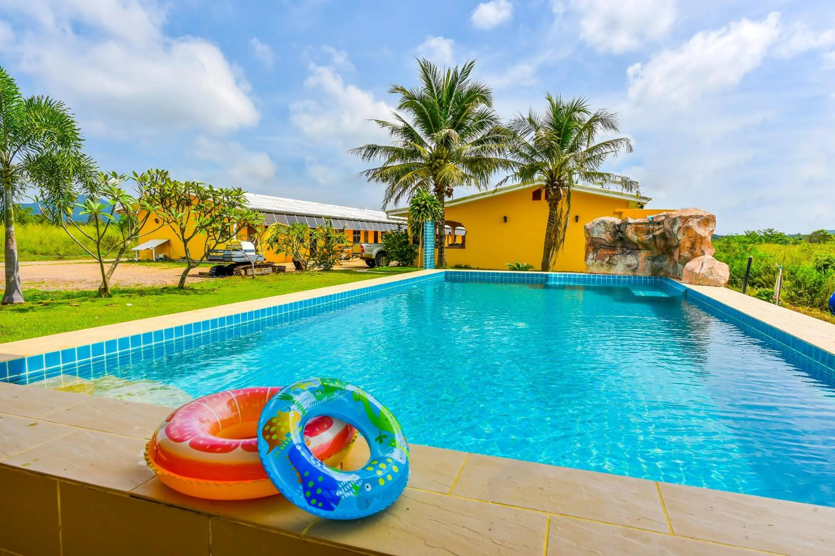 Swimming pool in Billabong Resort Cha Am