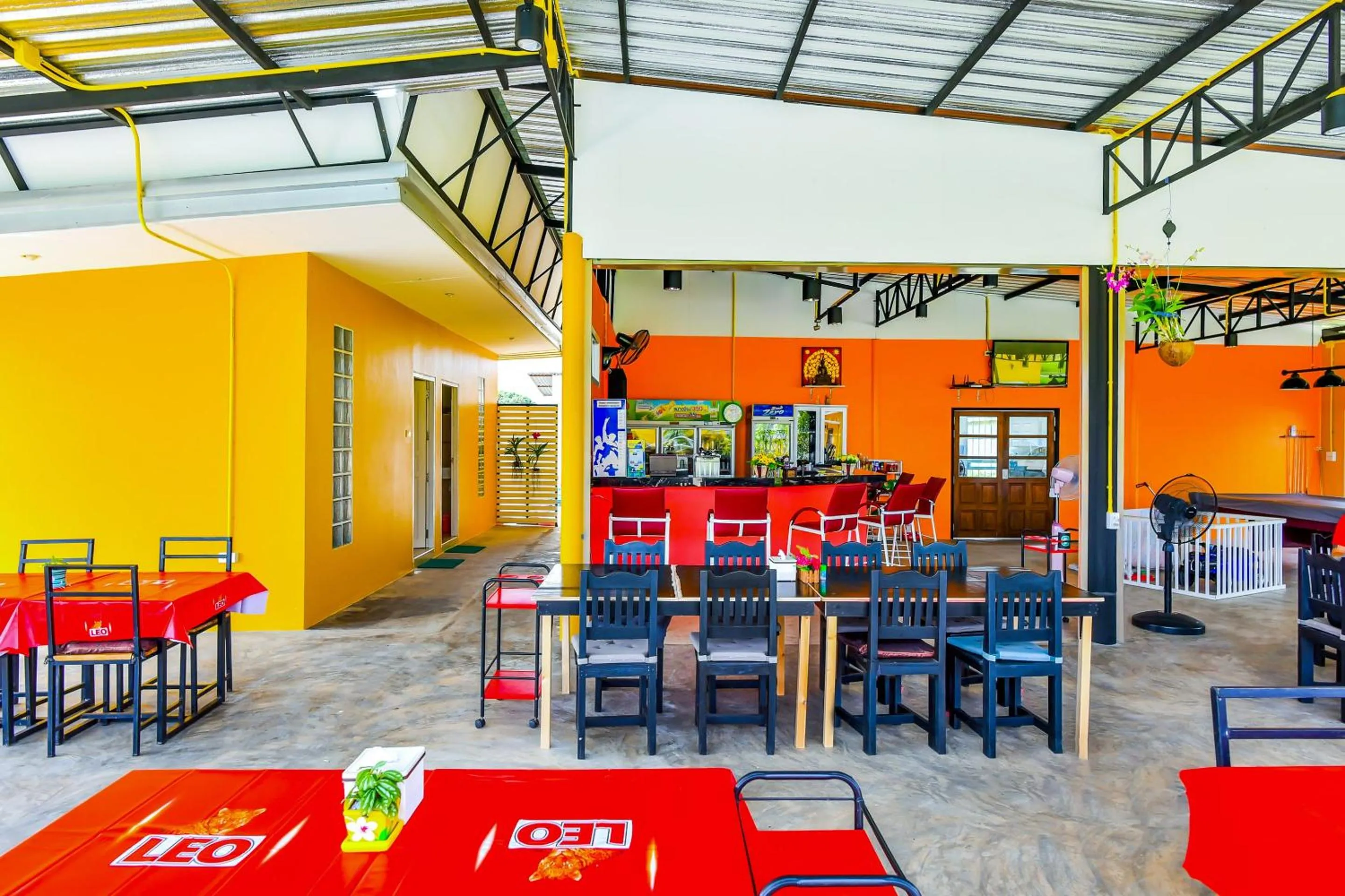 Lounge or bar in Billabong Resort Cha Am