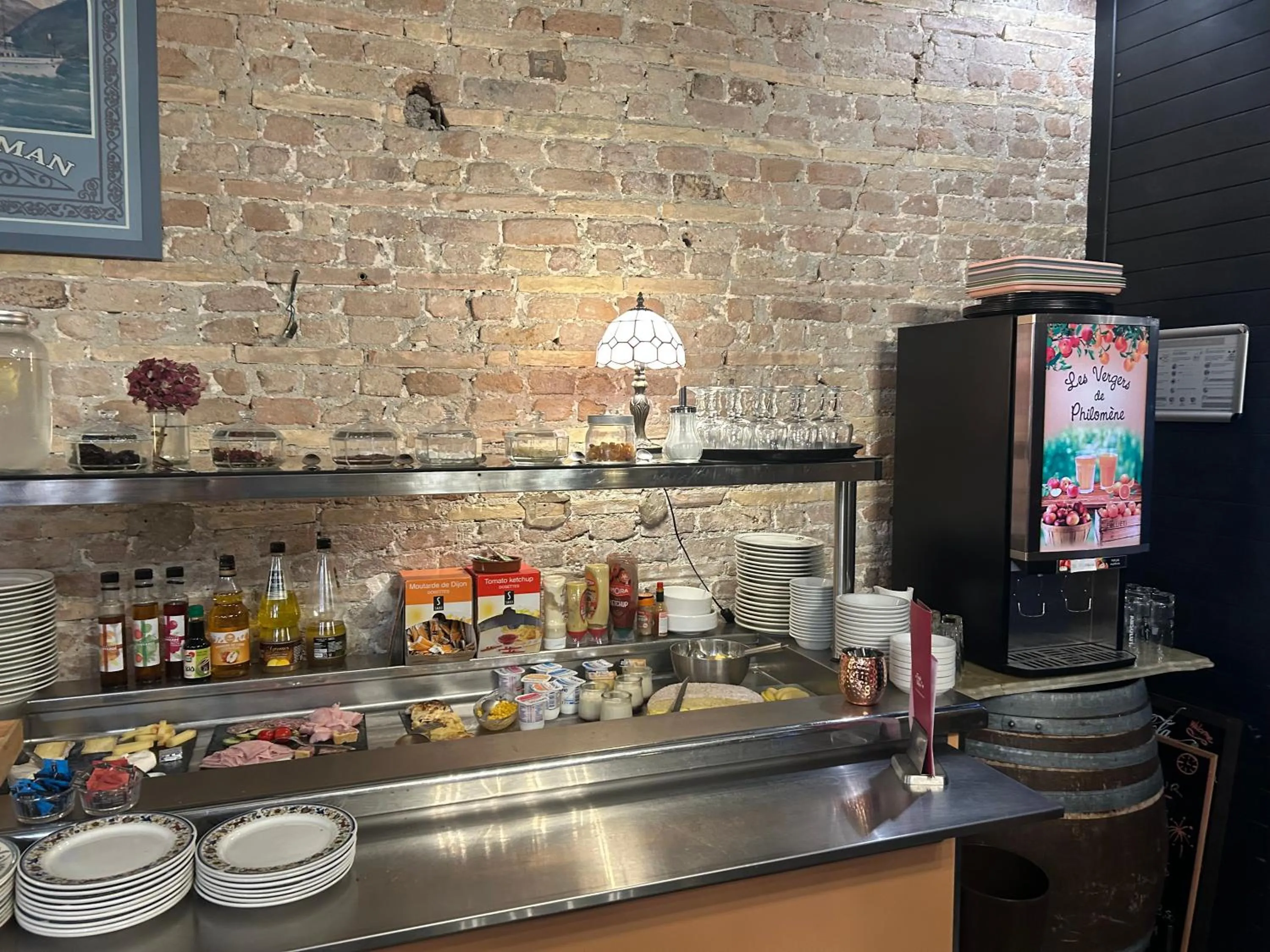 Continental breakfast in Hôtel Restaurant Continental