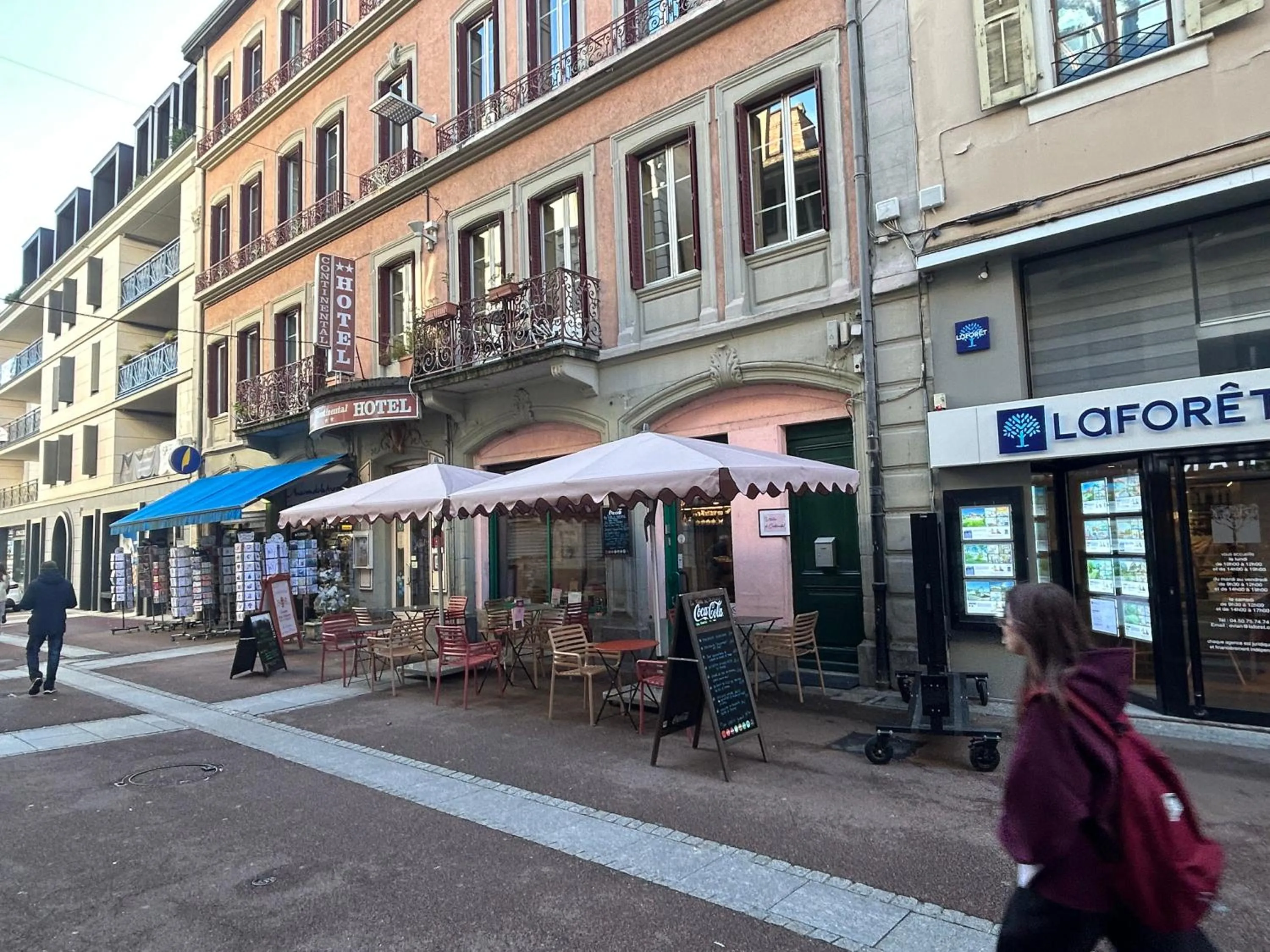 Property building in Hôtel Restaurant Continental