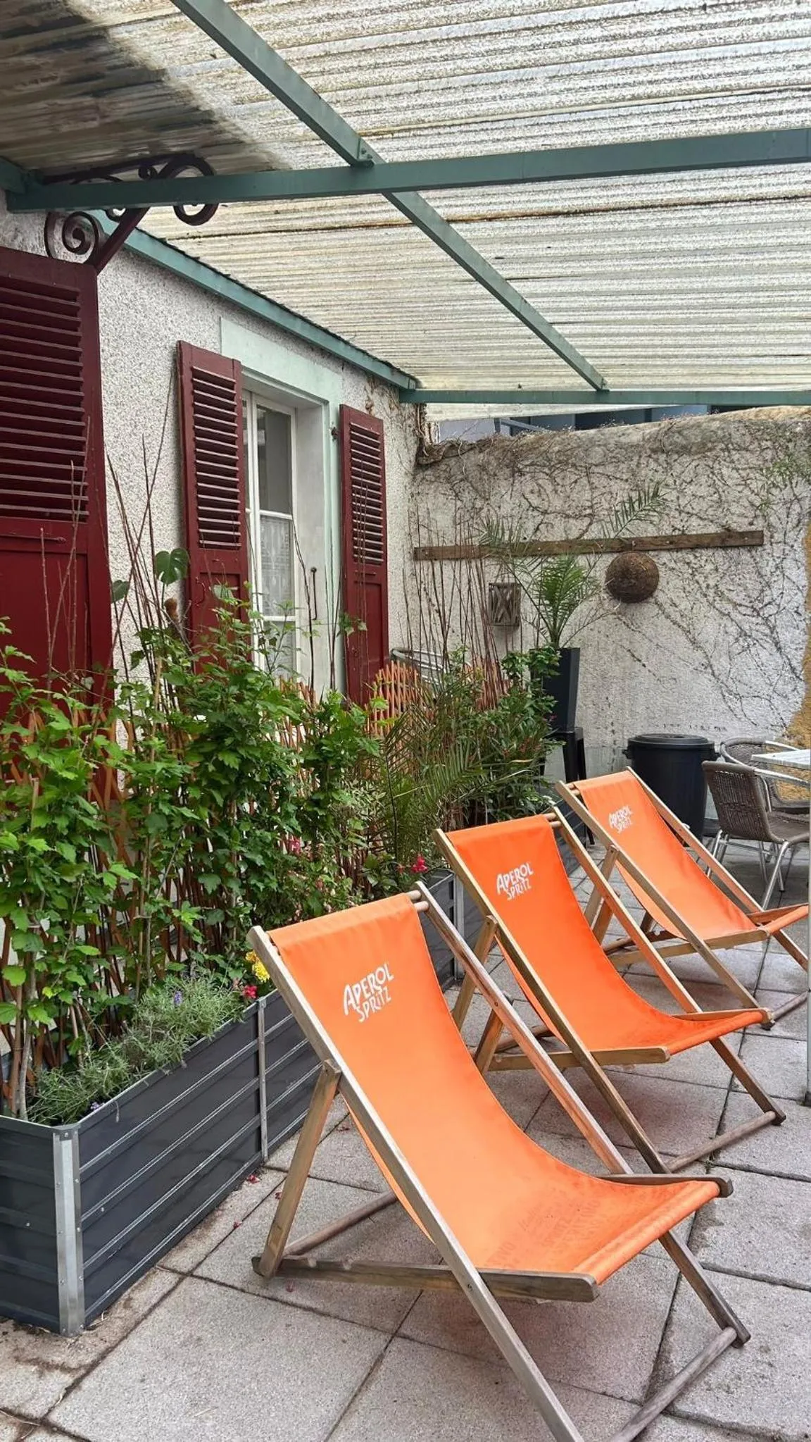 Patio in Hôtel Restaurant Continental