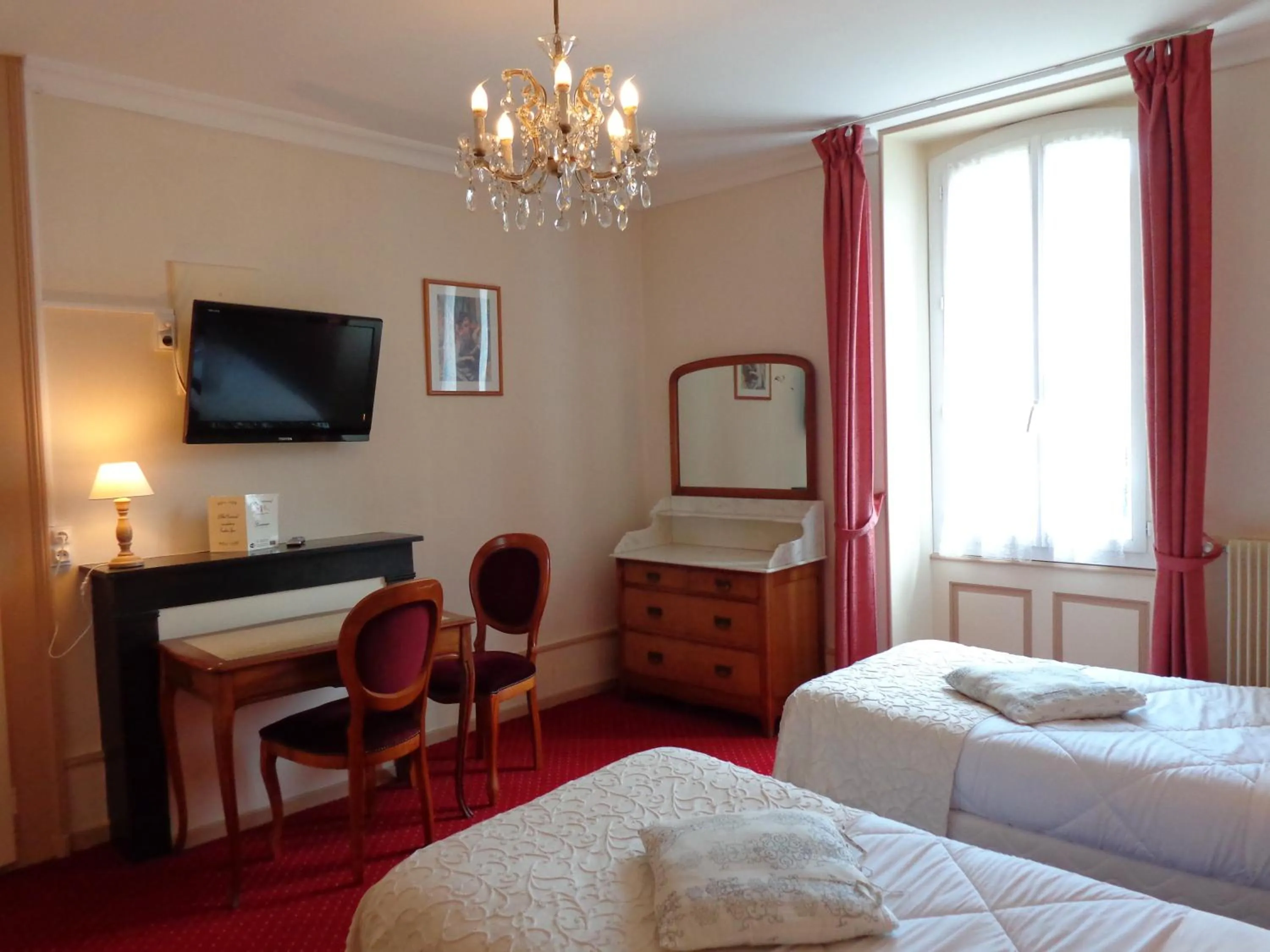 Bed in Hôtel Restaurant Continental