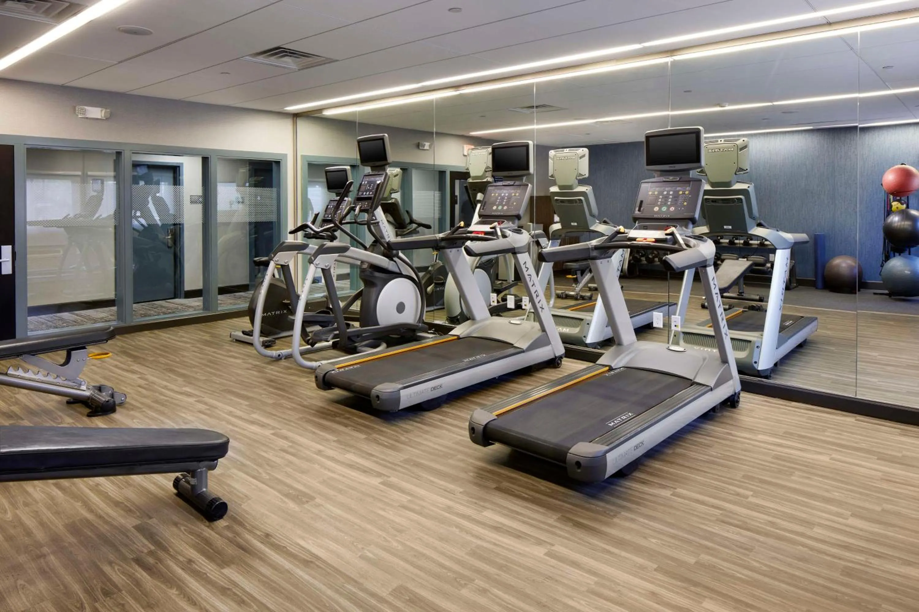 Fitness centre/facilities in Hampton Inn Newark Airport
