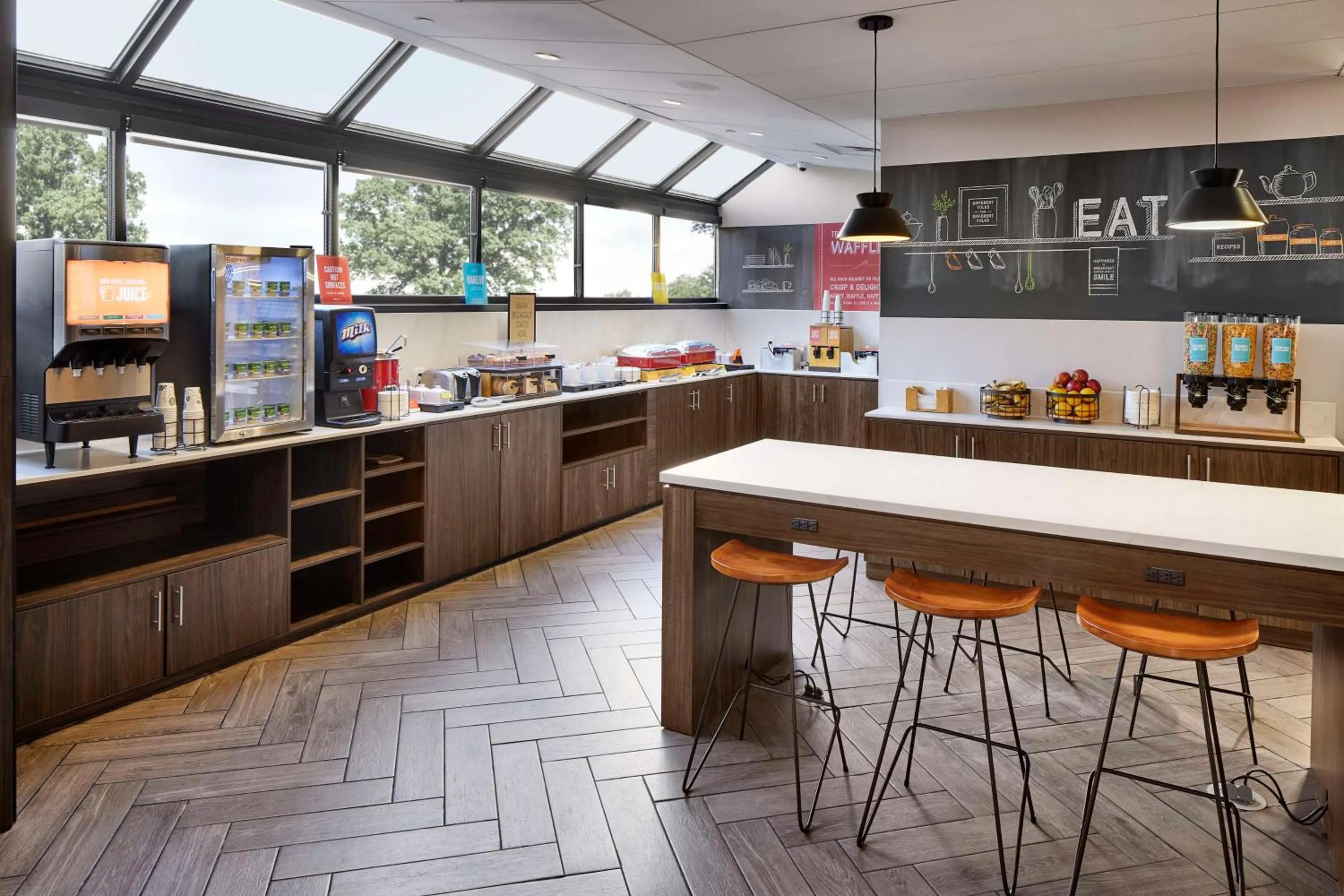 Breakfast in Hampton Inn Newark Airport