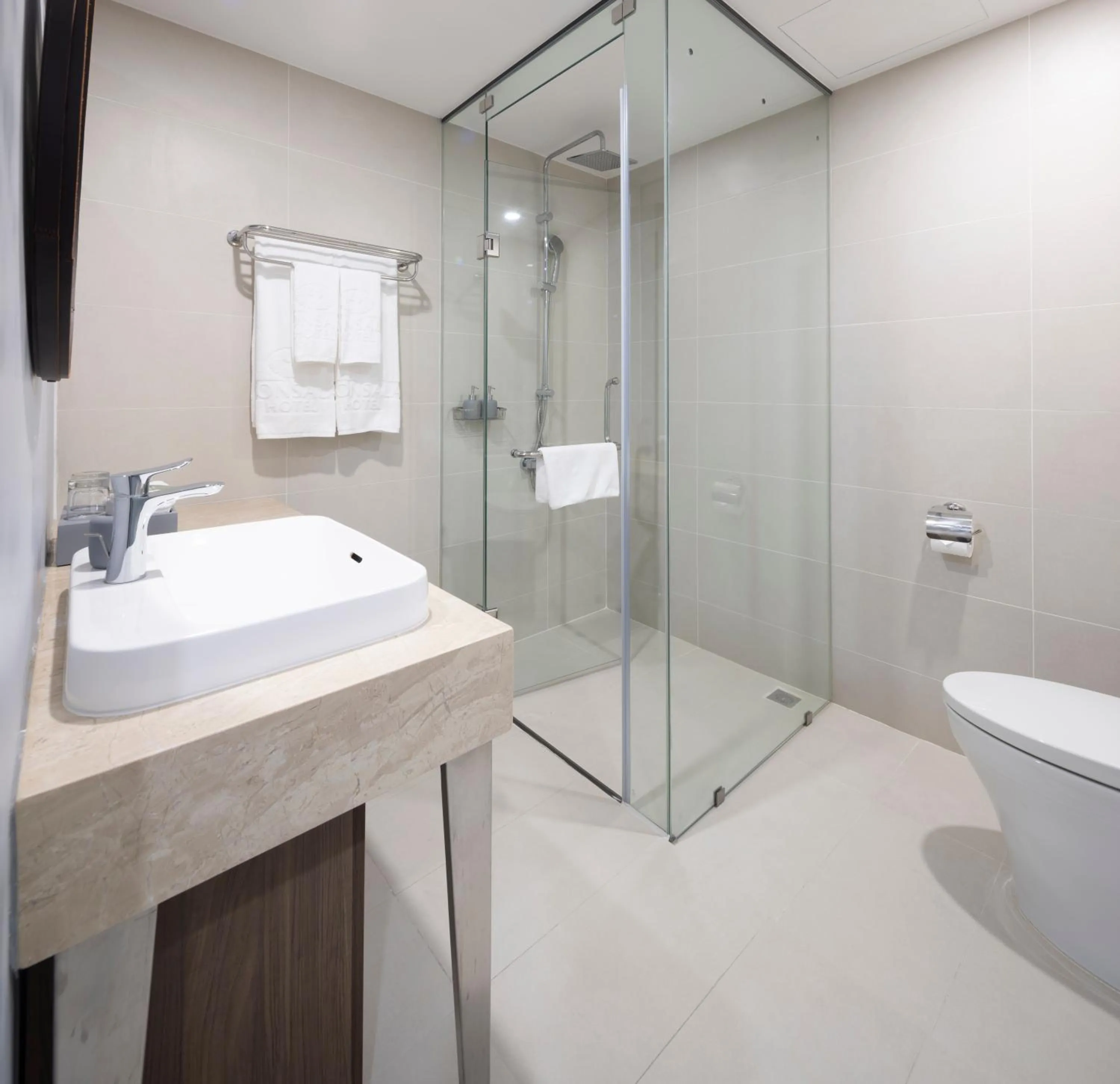 Shower in Gonsala Hotel Nha Trang