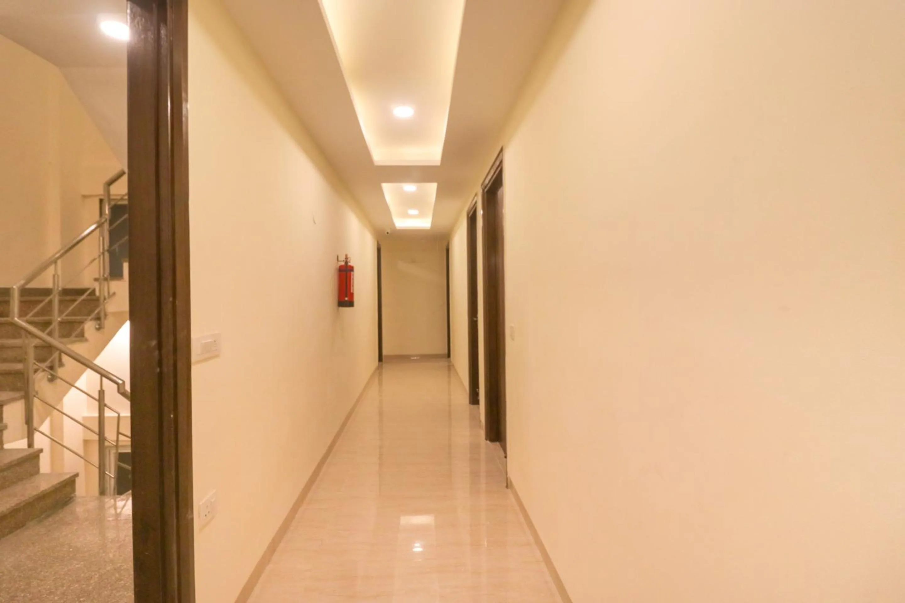 Hotel O Comfort Residency Near Artemis Hospital